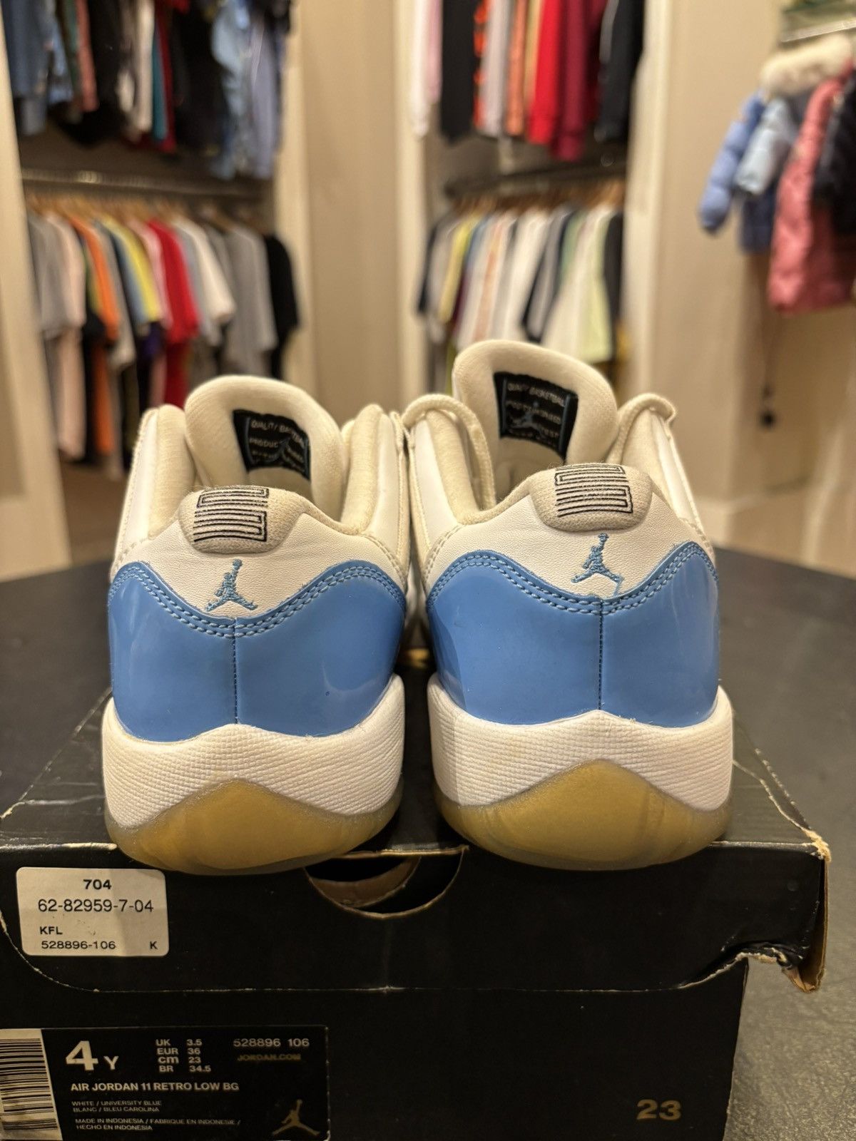 Jordan Brand Jordan 11 Low ‘University Blue’ Size US 5 / EU 37 - 3 Thumbnail