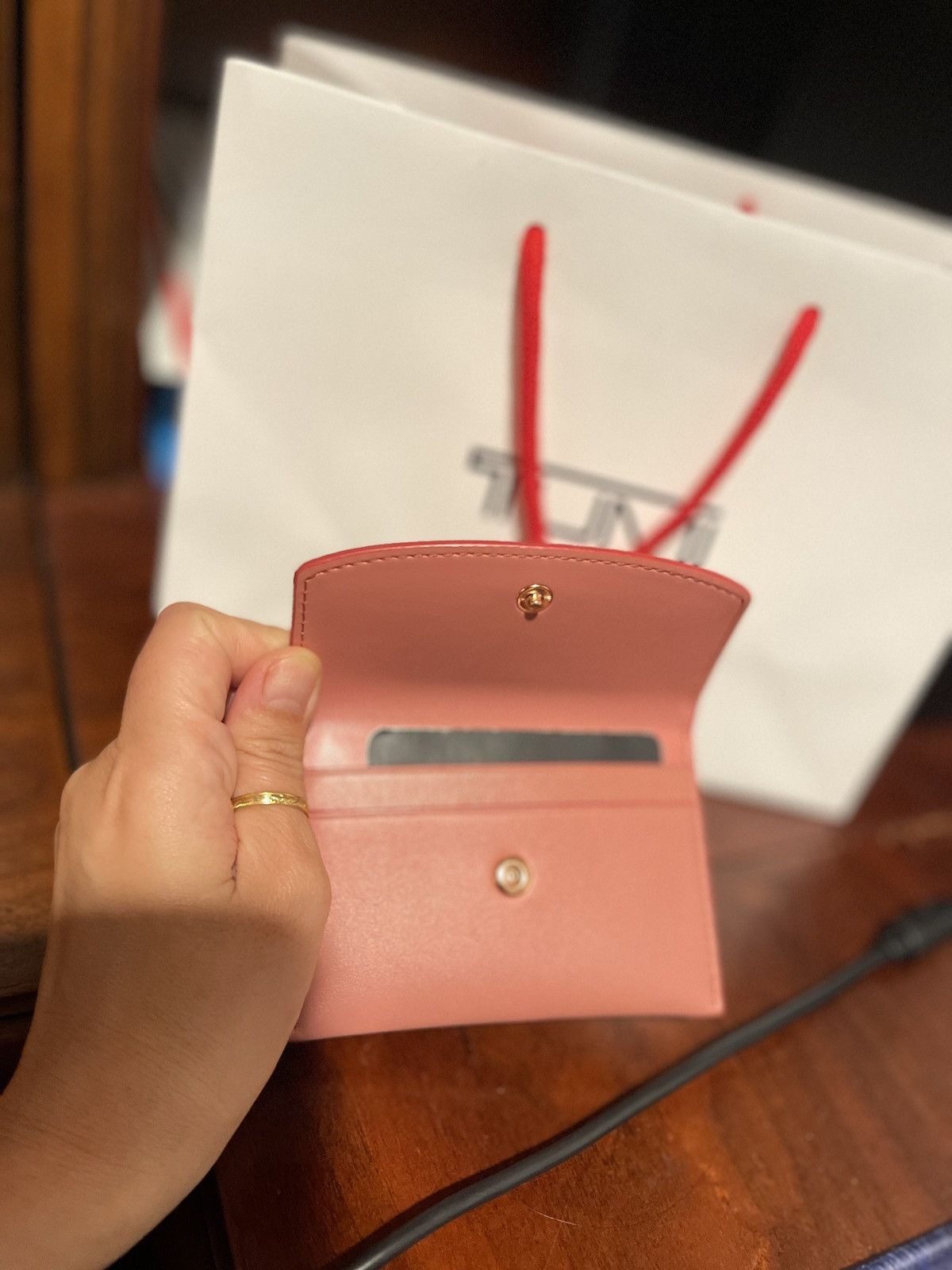 Tumi Tumi BELDEN Flap Card Case NWT in leather color in cameo Size ONE SIZE - 5 Thumbnail