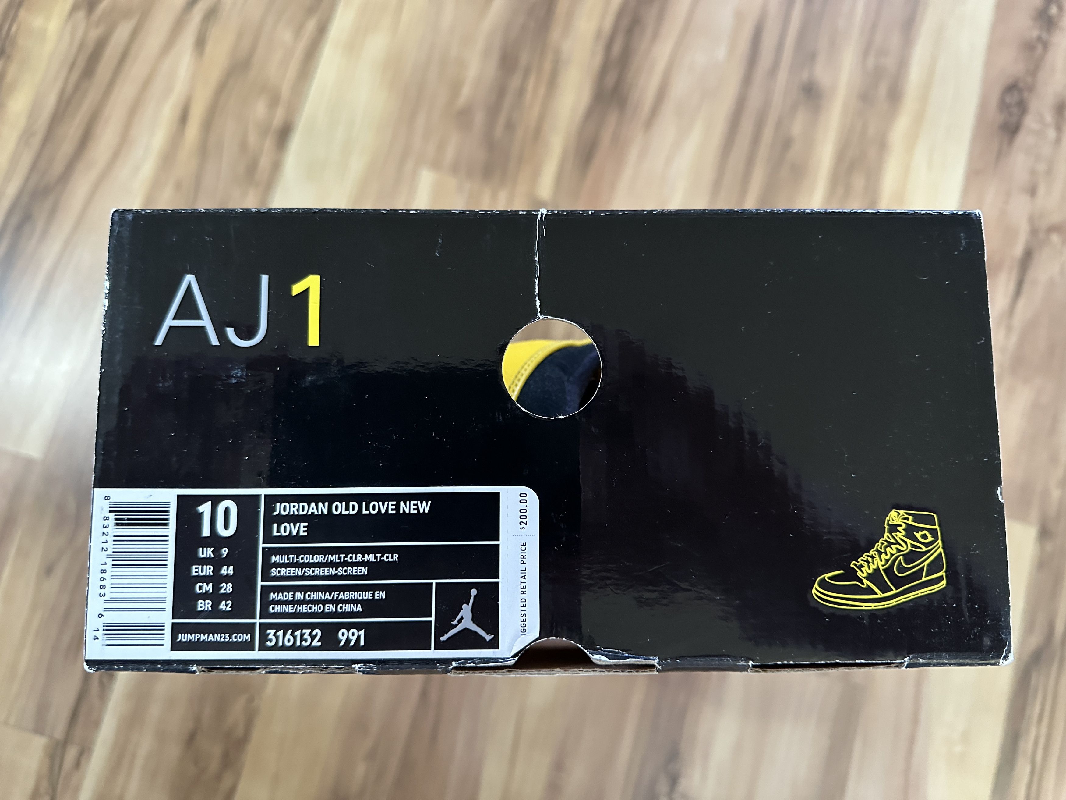Jordan Brand Jordan 1 Mid "New Love" Size 10 Size US 10 / EU 43 - 9 Thumbnail