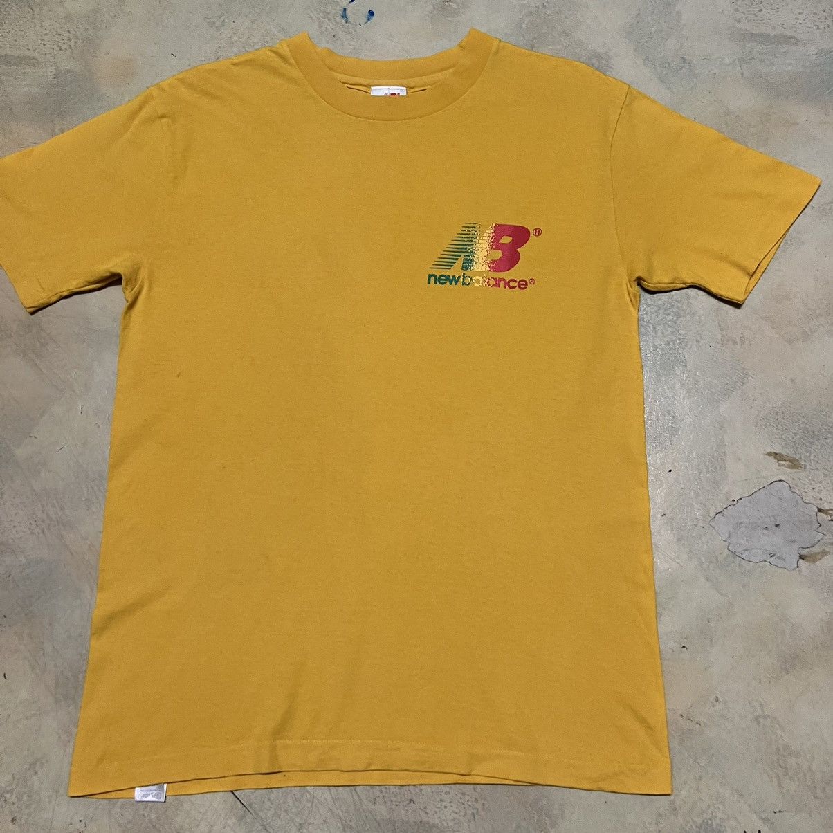 New Balance Vintage New Balance Big Logo T Shirt Size US M / EU 48-50 / 2 - 14 Thumbnail