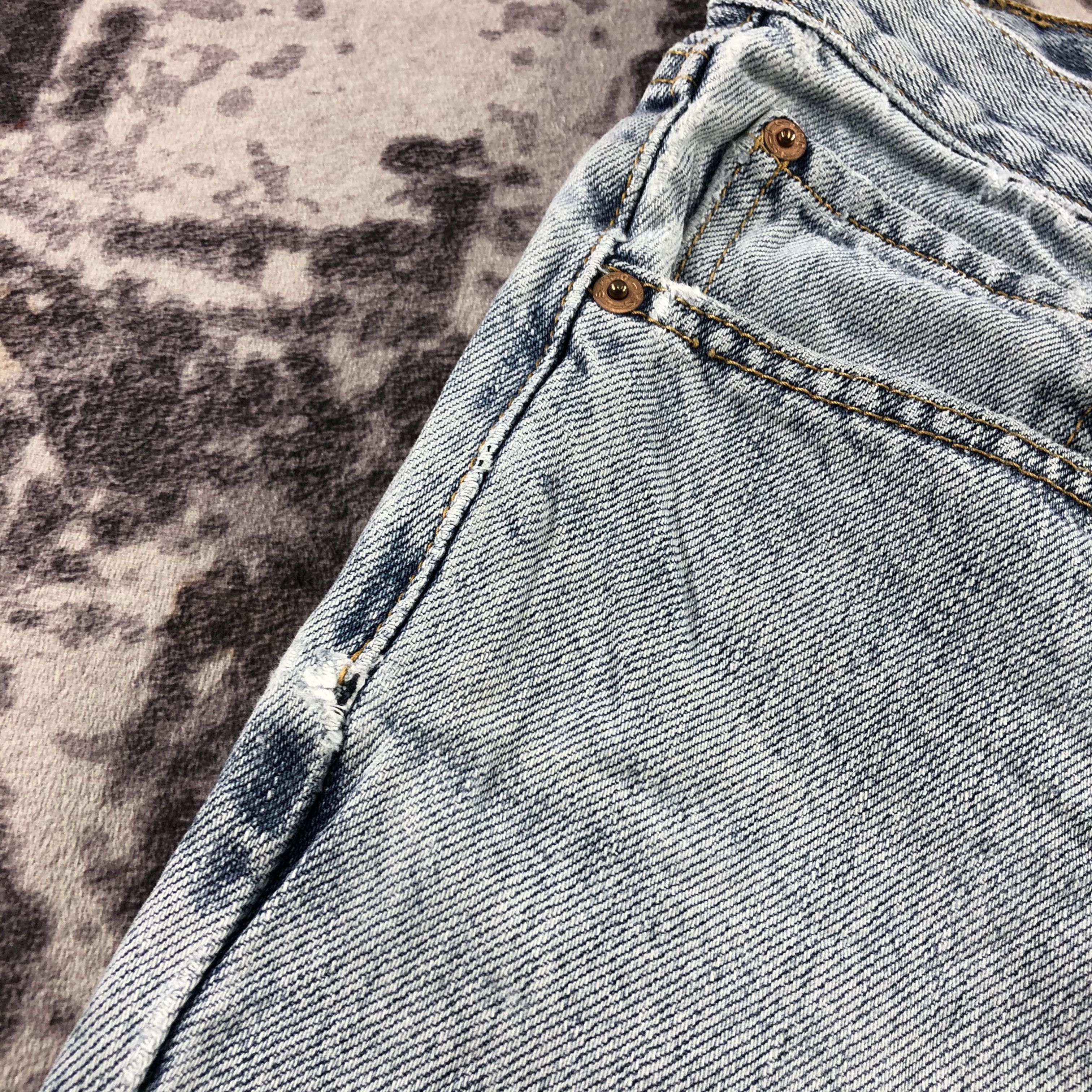 Levi's × Vintage Vintage Light Wash Levis 560 Jeans-JM3004 Size US 37 - 9 Thumbnail