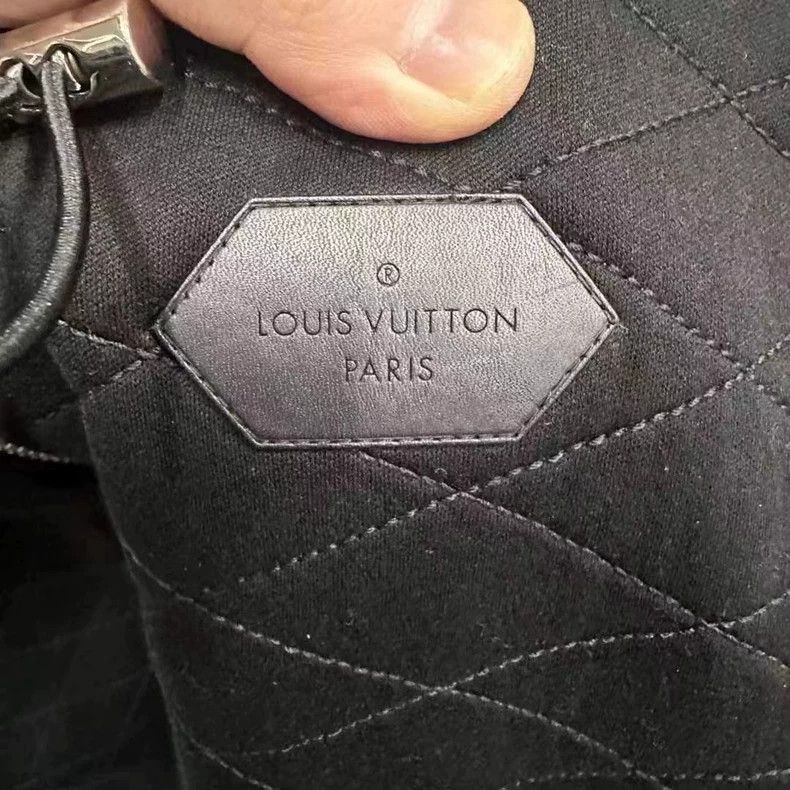 Louis Vuitton Louis Vuitton Hat logo jacket Size US S / EU 44-46 / 1 - 3 Thumbnail