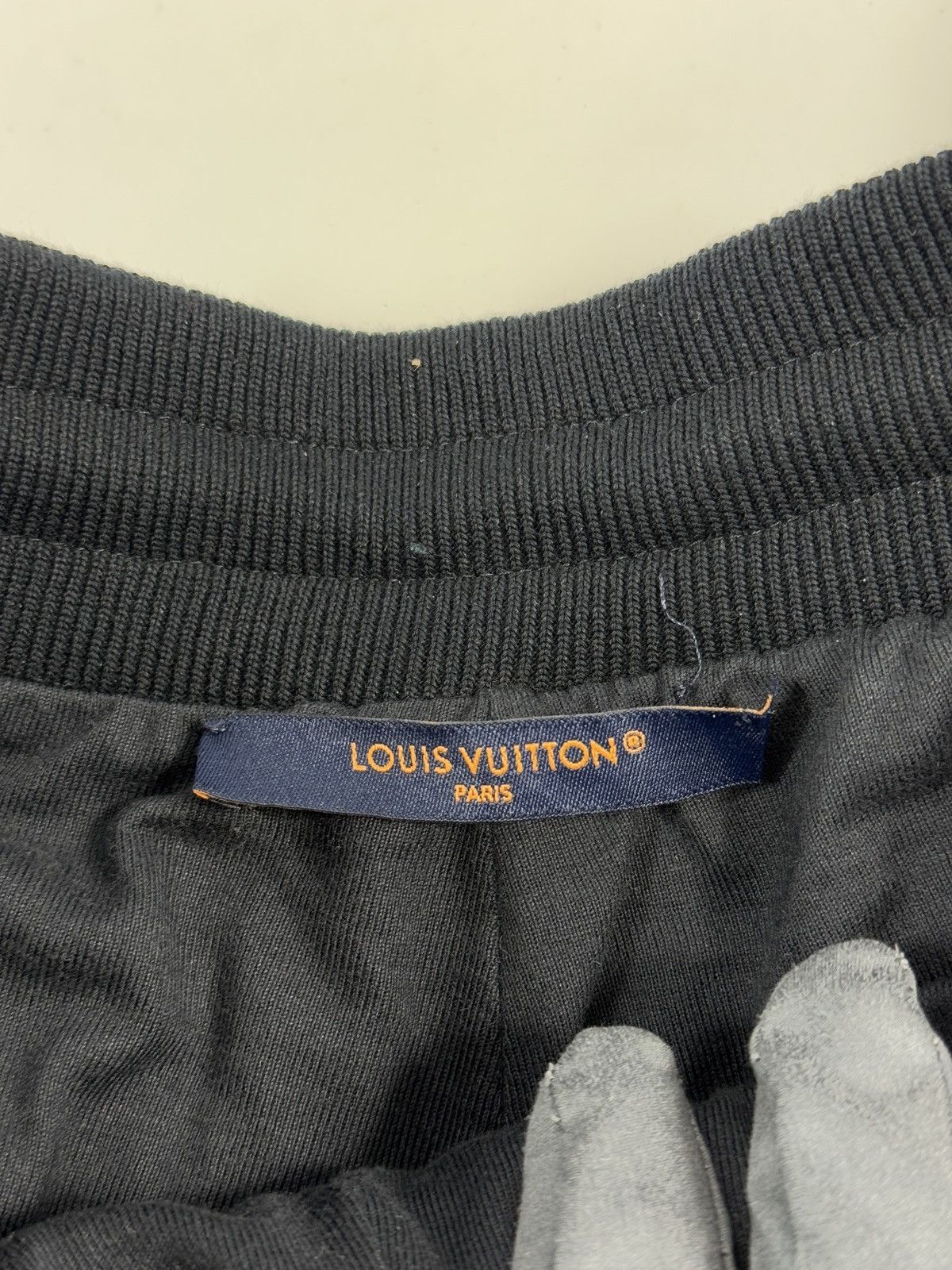 Louis Vuitton LOGO PRINT FLEECE TRACKSUITS Size US 32 / EU 48 - 4 Thumbnail