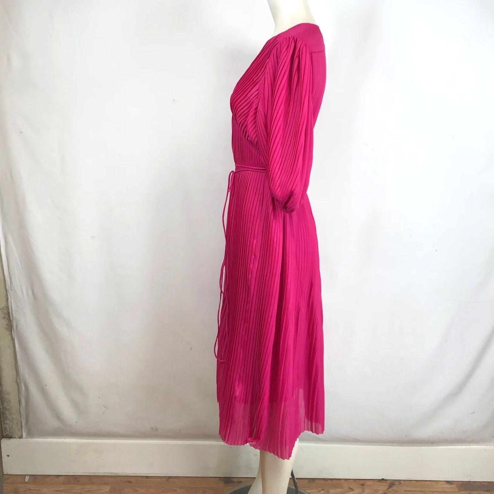 Banana Republic Banana Republic Magenta Pink Pleated V-Neck Puff Sleeve Midi Dress Petite S Size S / US 4 / IT 40 - 6 Thumbnail