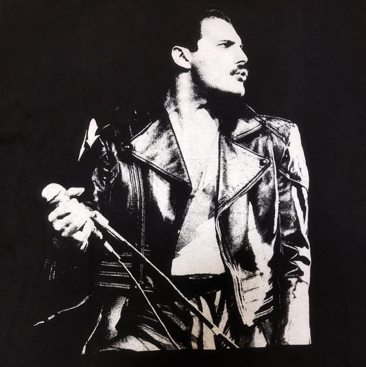 Band Tees × Vintage Vintage 90s Freddie Mercury Queen Band Tee Size US XL / EU 56 / 4 - 2 Thumbnail