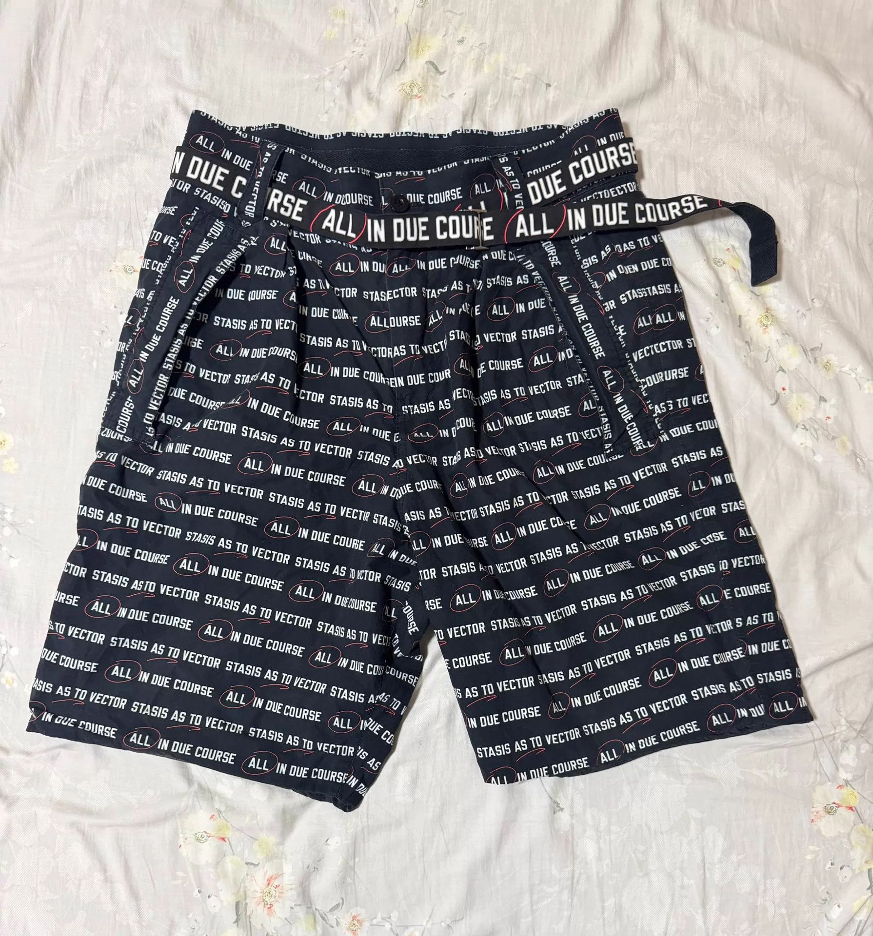 Sacai sacai 18ss Japanese Doodle Print Short Pants Black L Size US 34 / EU 50 - 1 Thumbnail