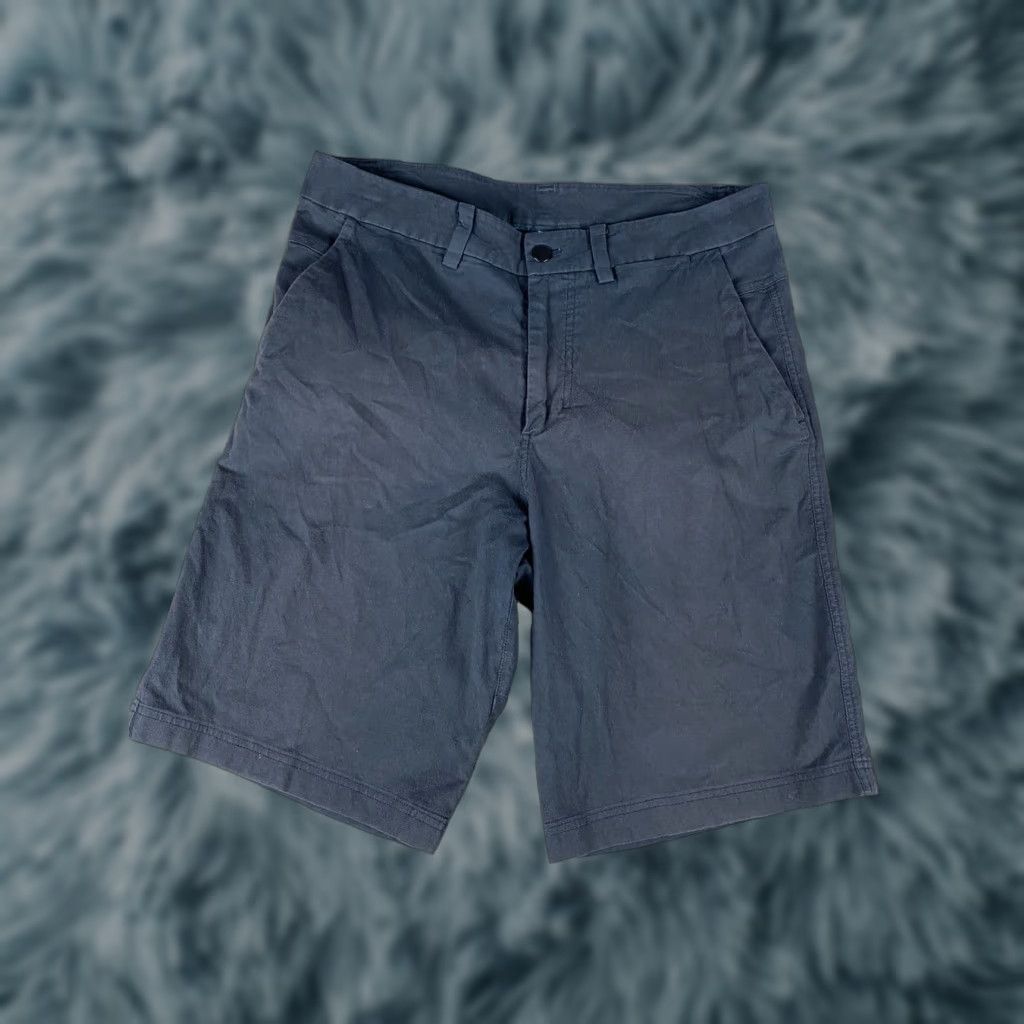 Lululemon Lululemon Black Chino Shorts Mens 34 9" Golf Casual Black Sized 34 Mens Chino Shorts Casual Golf Size US 34 / EU 50 - 1 Thumbnail