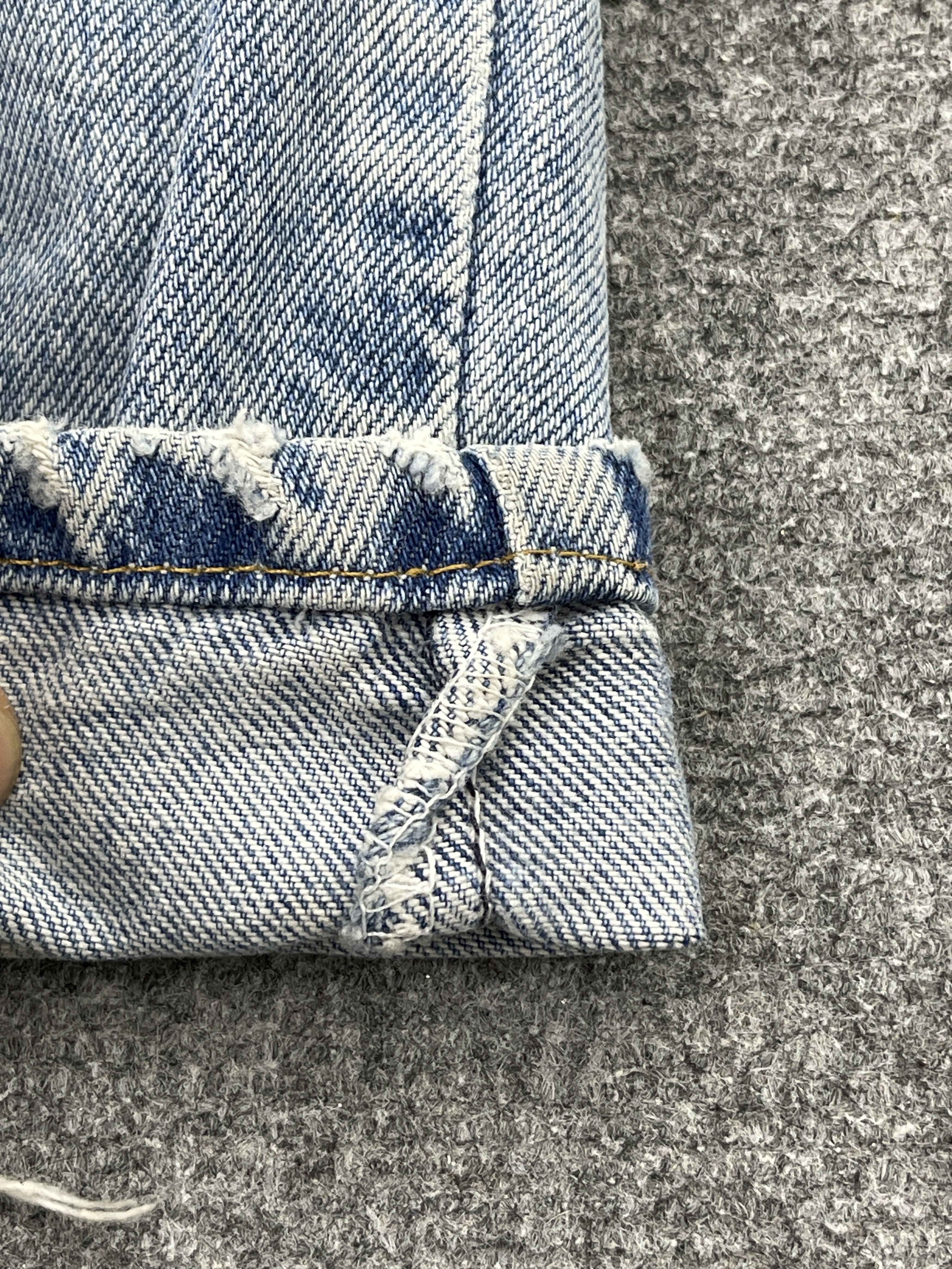 Levi's 90s Vintage Levis Relaxed Light Washed Dirty Jeans DP2581 Size US 36 / EU 52 - 9 Thumbnail