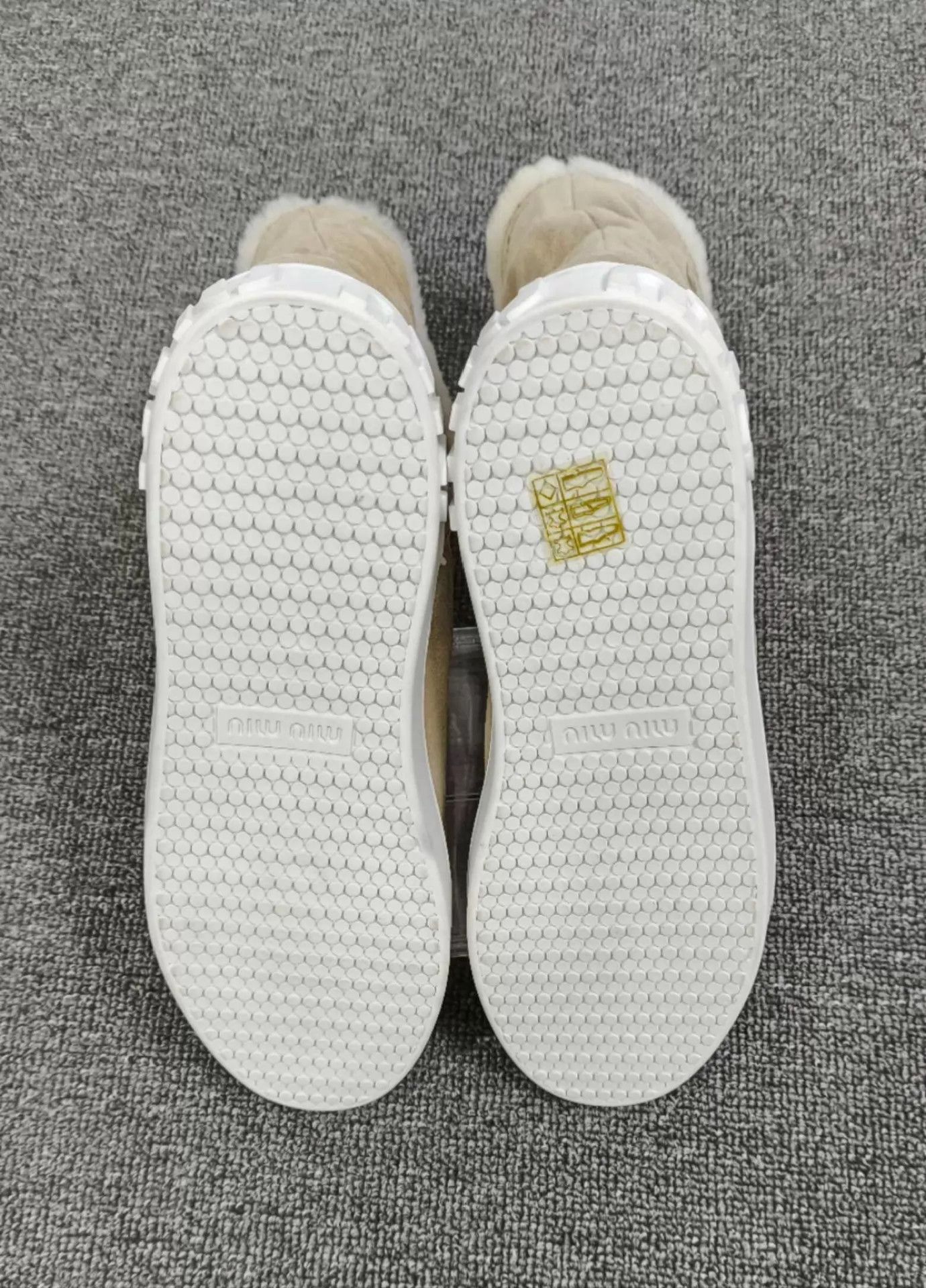 Miu Miu MIU MIU Logo Shearling Boots Women's 36 Size US 5.5 / IT 35.5 - 6 Thumbnail