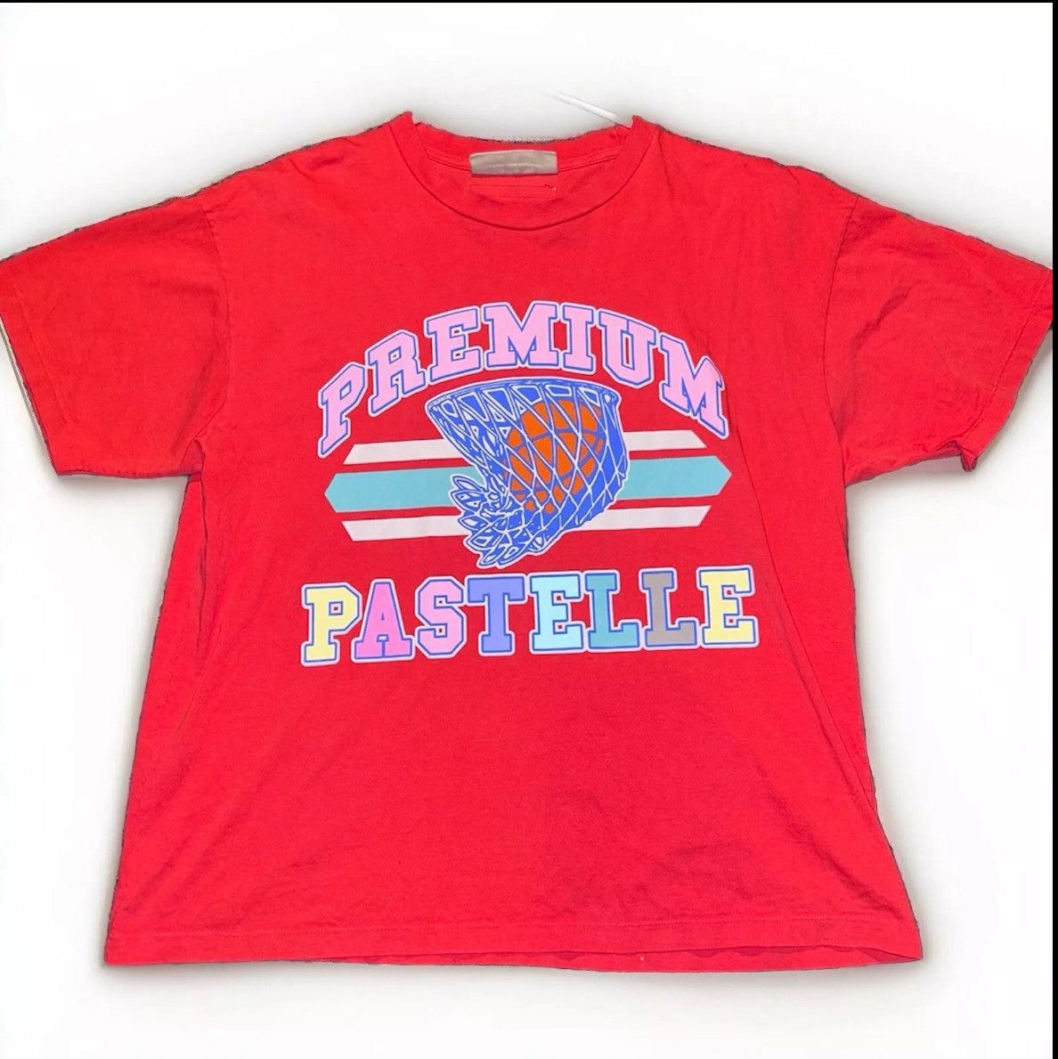 Pastelle red t