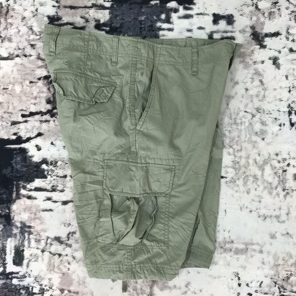 Japanese Brand × Uniqlo Uniqlo Cargo Short Pants Size US 34 / EU 50 - 9 Thumbnail