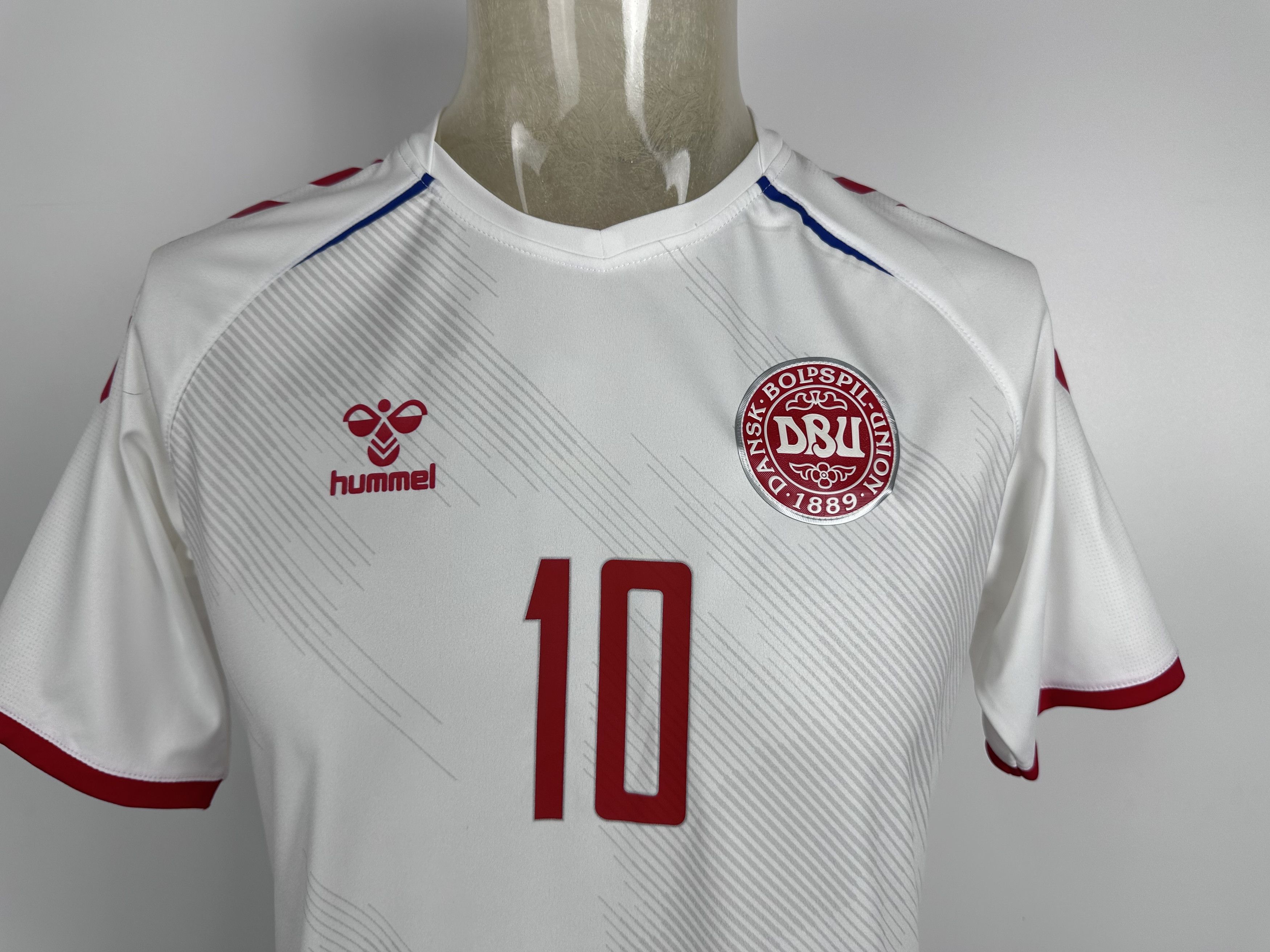 Hummel DENMARK 2022 2023 FOOTBALL SHIRT SOCCER JERSEY #10 ERIKSEN Size US M / EU 48-50 / 2 - 7 Thumbnail