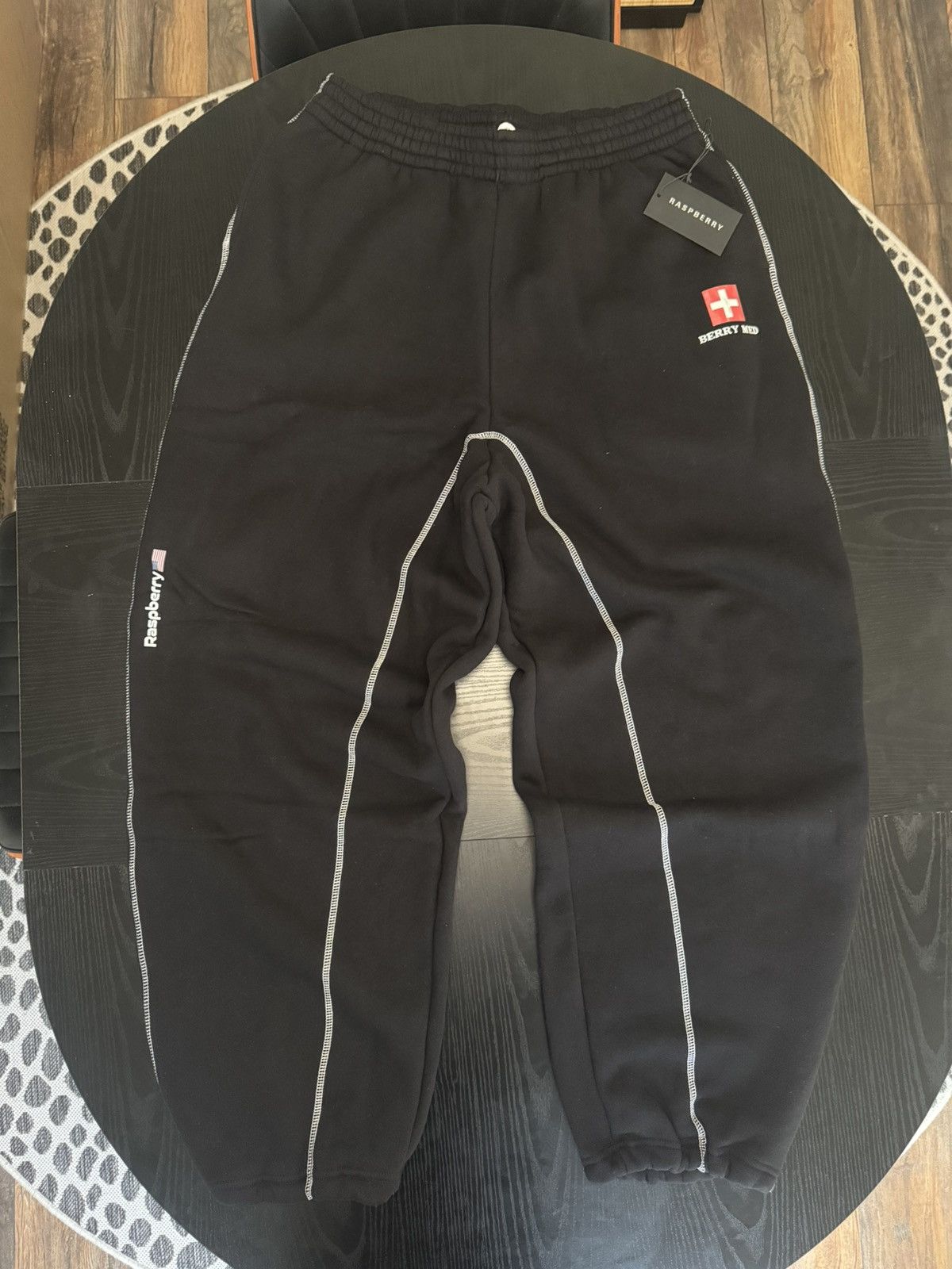 The GV Gallery The Gv Gallery Berry Med Sweats Size US 32 / EU 48 - 1 Thumbnail