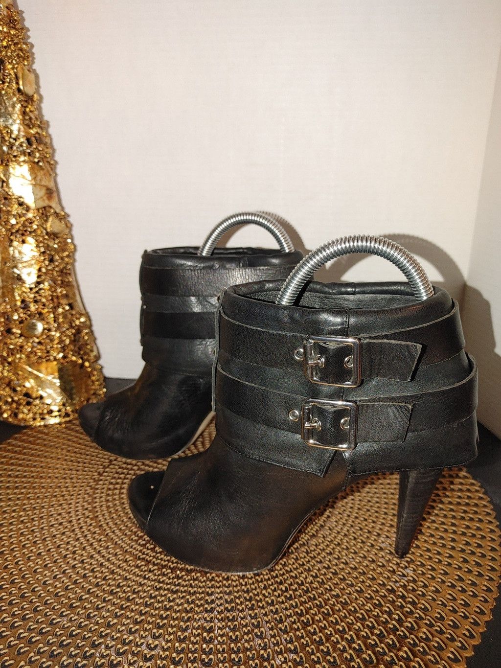 Vince Camuto Vince Camuto Leather Ankle Booties Size 6.5B Size US 6 / IT 36 - 1 Thumbnail