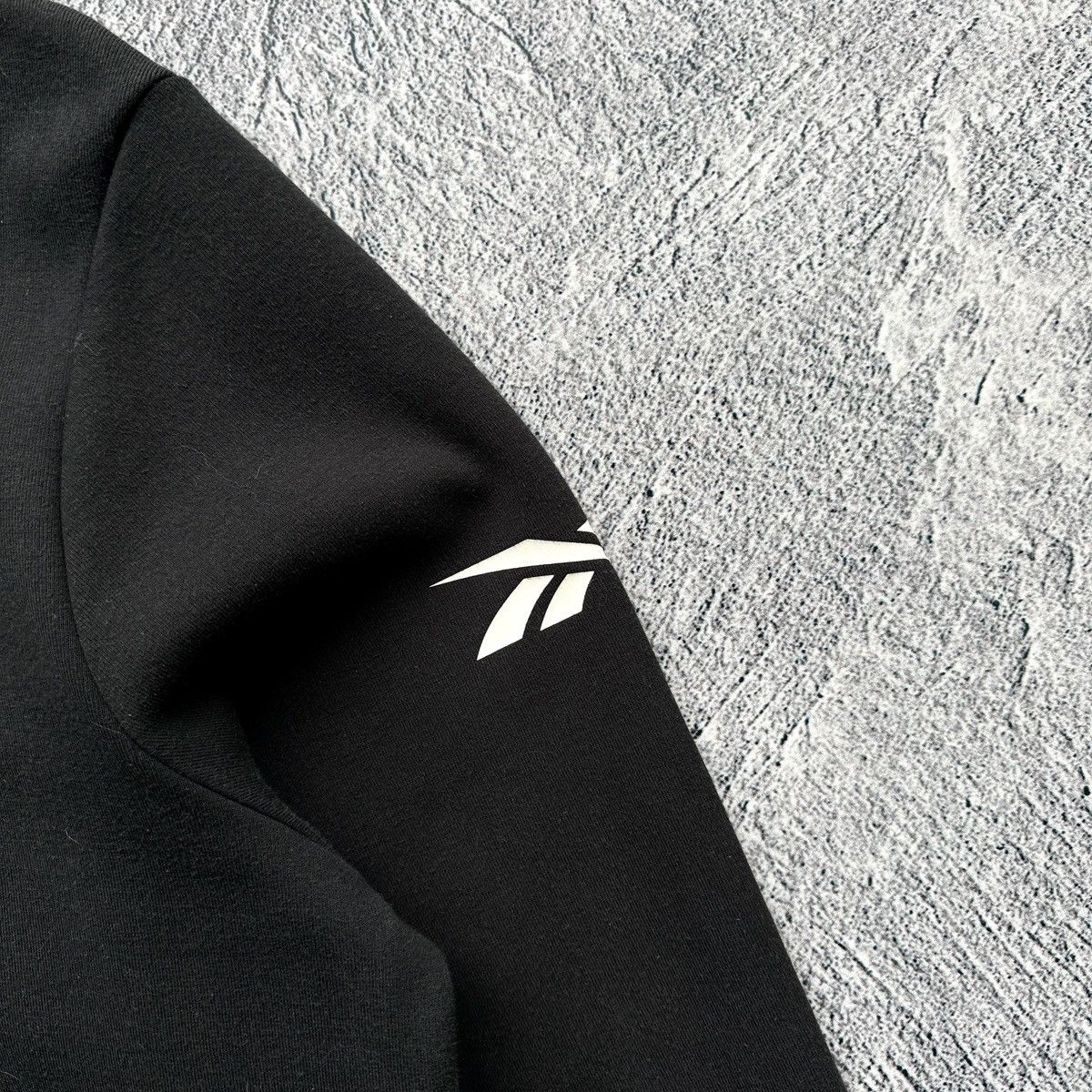 Reebok Men’s Hoodie Reebok Black Size: M Size US M / EU 48-50 / 2 - 11 Thumbnail