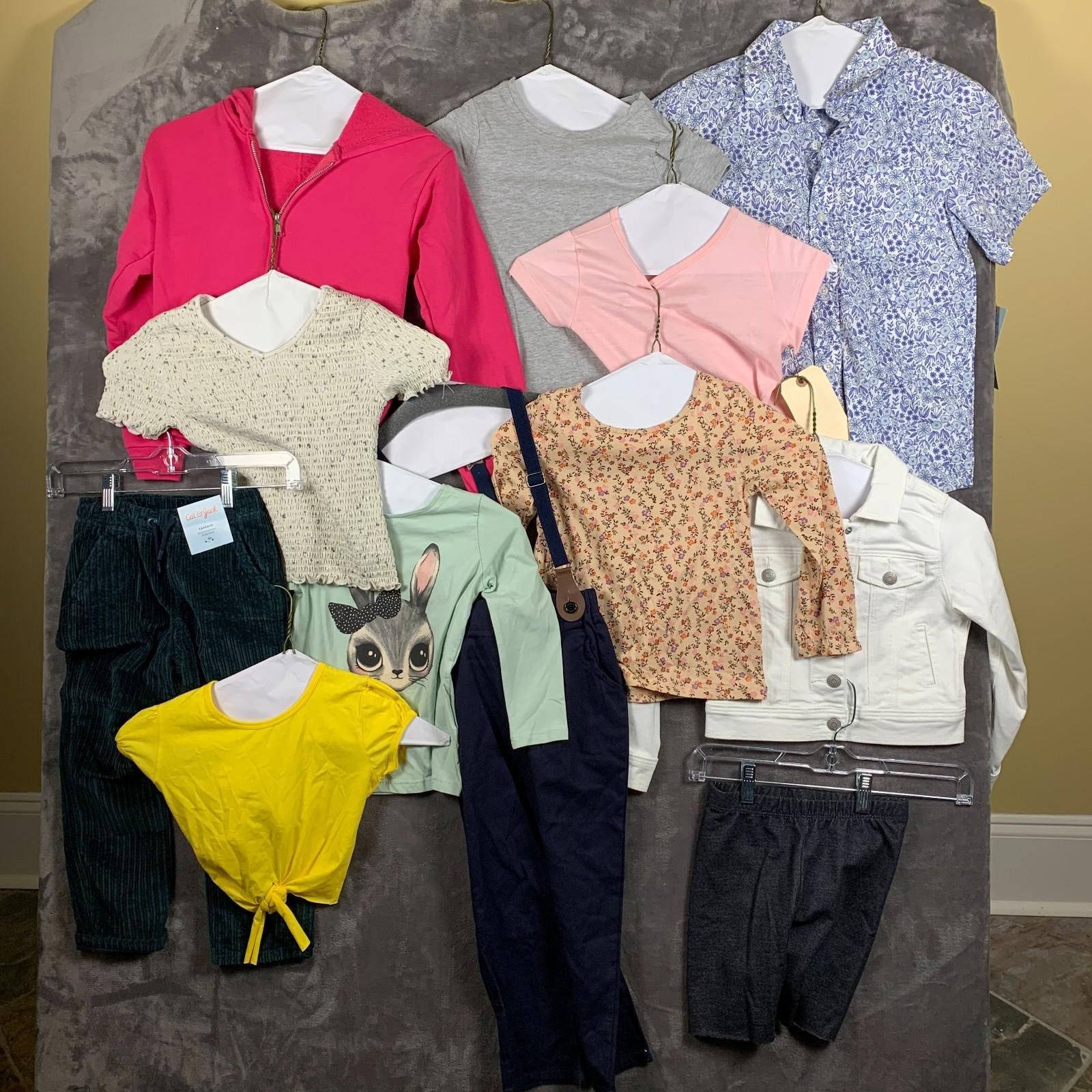 The Unbranded Brand Girls 4/5/6 & Boys M6/5 Clothing Bundle (345) Size ONE SIZE - 1 Thumbnail