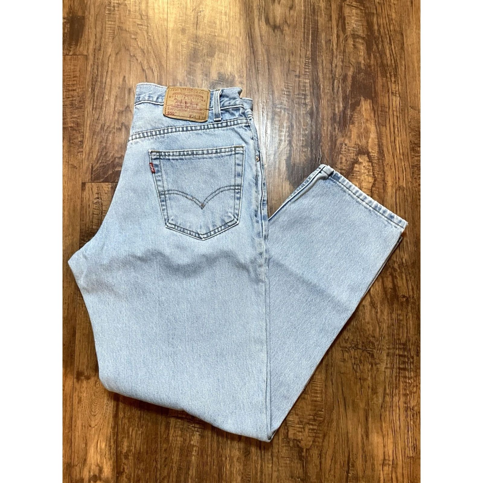 Levi's VINTAGE Levi's 550 Jeans Men 32x32 Blue Relaxed Fit 5-Pocket Denim Belt Loops 31 Inseam Medium Wash F572 Mens Size US 32 / EU 48 - 2 Thumbnail