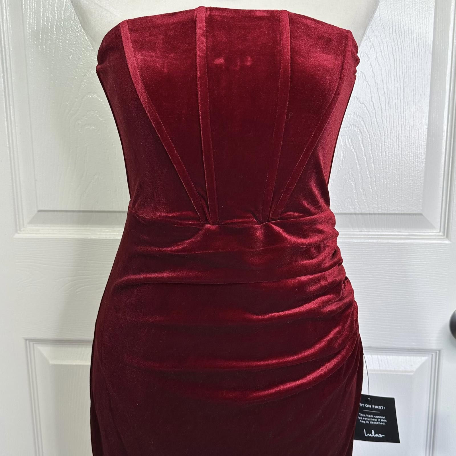 Lulus NWT Lulus Velvet Strapless Ruched Midi Dress Women’s S Size S / US 4 / IT 40 - 3 Thumbnail