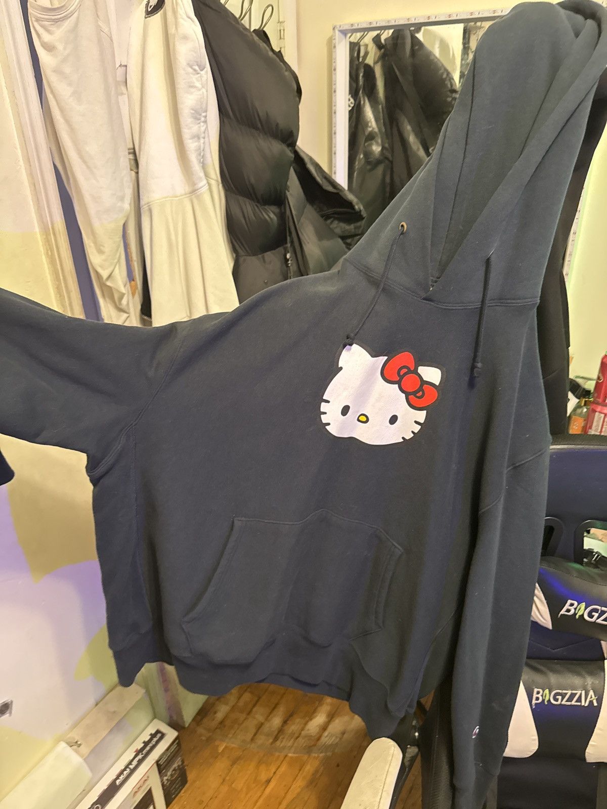 Champion × Market Hello Kitty Brand Hoodie Size US XL / EU 56 / 4 - 4 Thumbnail