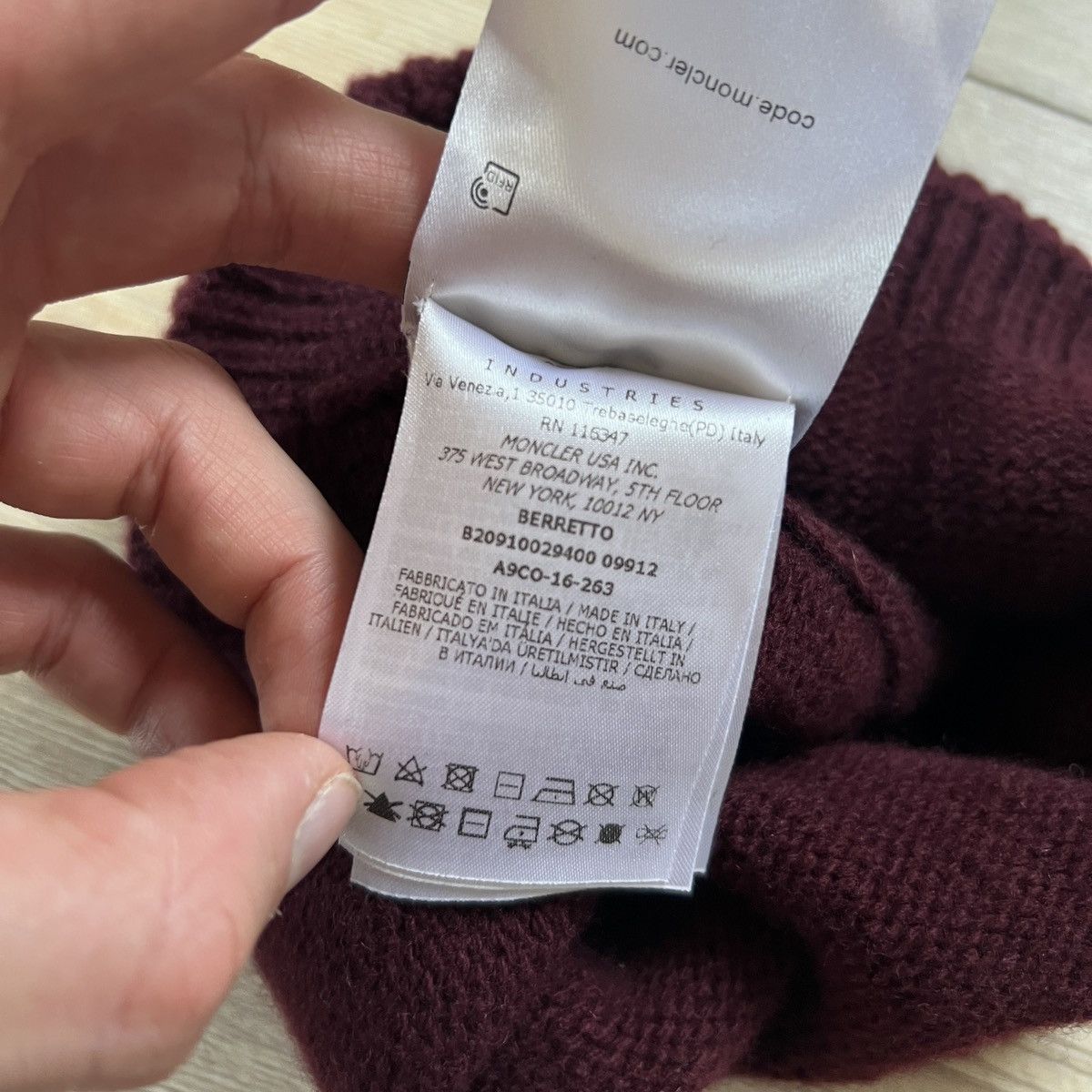 Moncler Moncler Wool Beanie Hat Burgundy Size ONE SIZE - 9 Thumbnail