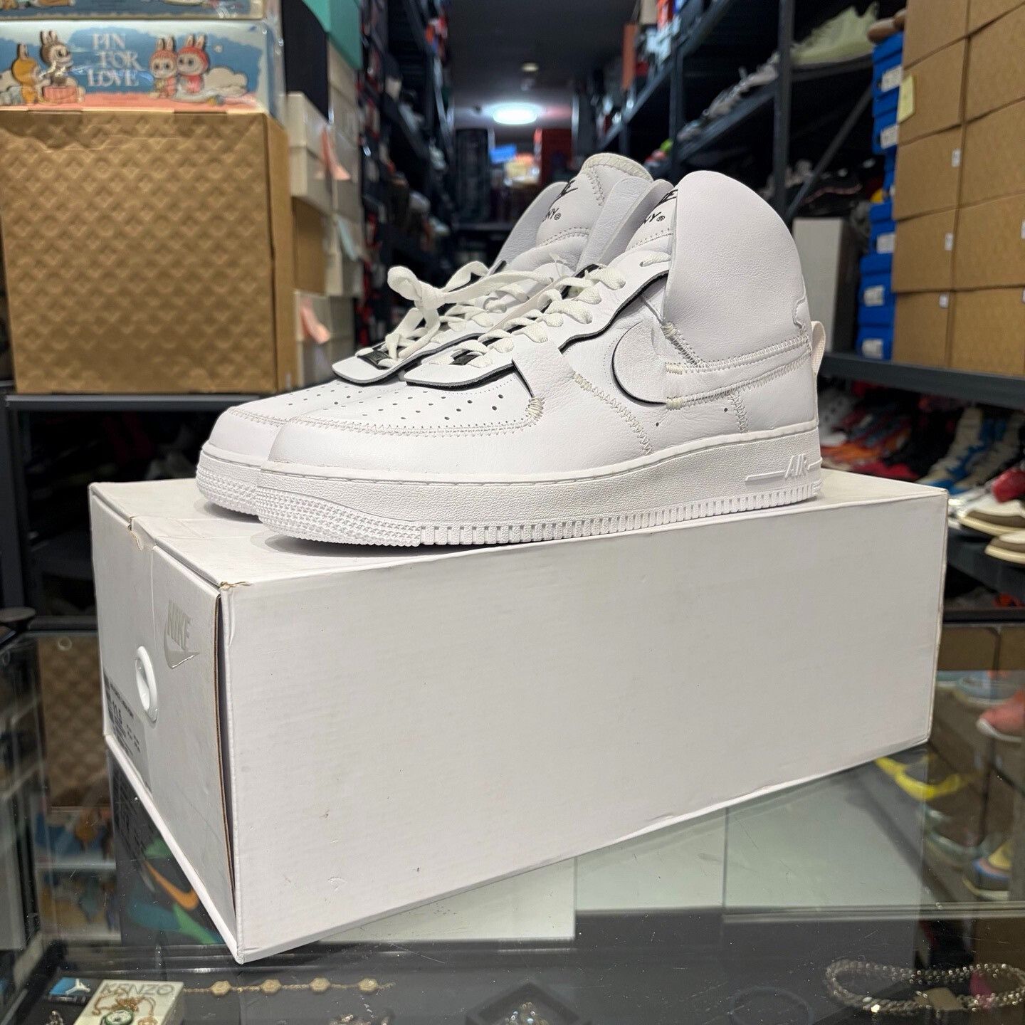 Nike Nike White Lowtop Sneakers 12 Men Size US 12 / EU 45 - 1 Thumbnail