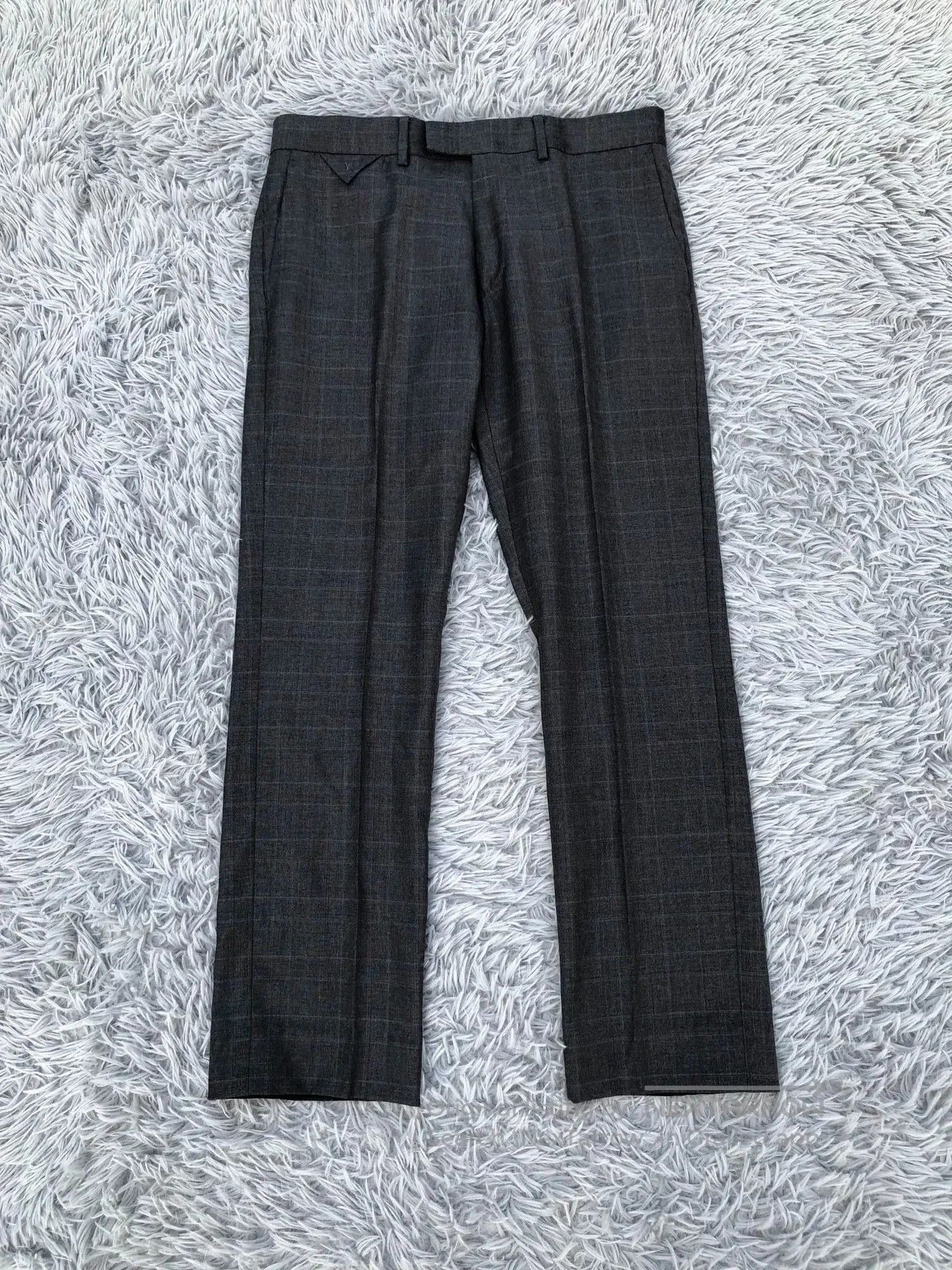 Louis Vuitton Louis Vuitton Double-Breasted Check Suit Set. Size US S / EU 44-46 / 1 - 6 Thumbnail