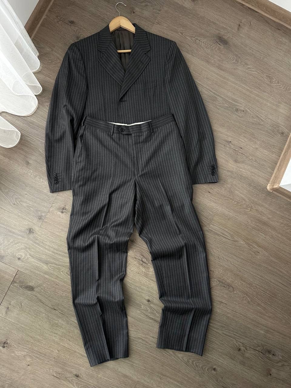 Corneliani × Vintage Vintage Corneliani Lana Extrafine Gray Striped 48R Suit Size 48R - 2 Thumbnail