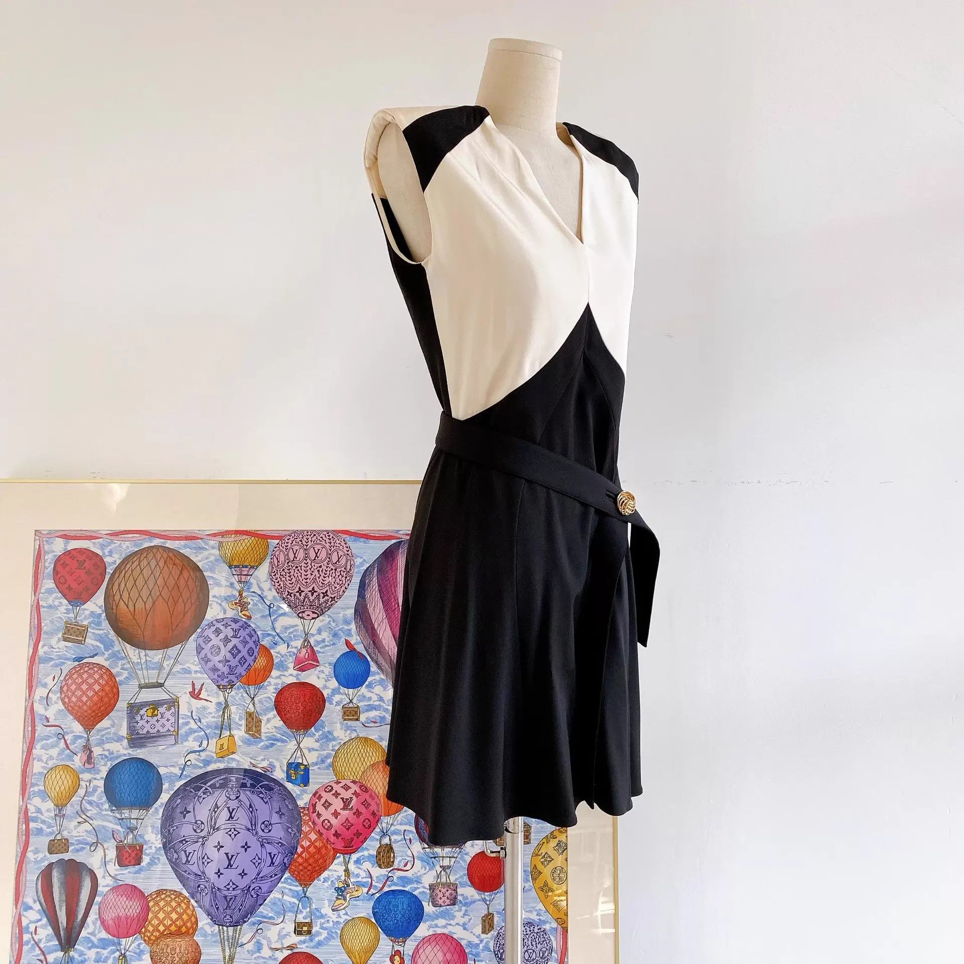 Louis Vuitton Louis Vuitton color blocked sleeveless dress size 36 Size XS / US 0-2 / IT 36-38 - 4 Thumbnail