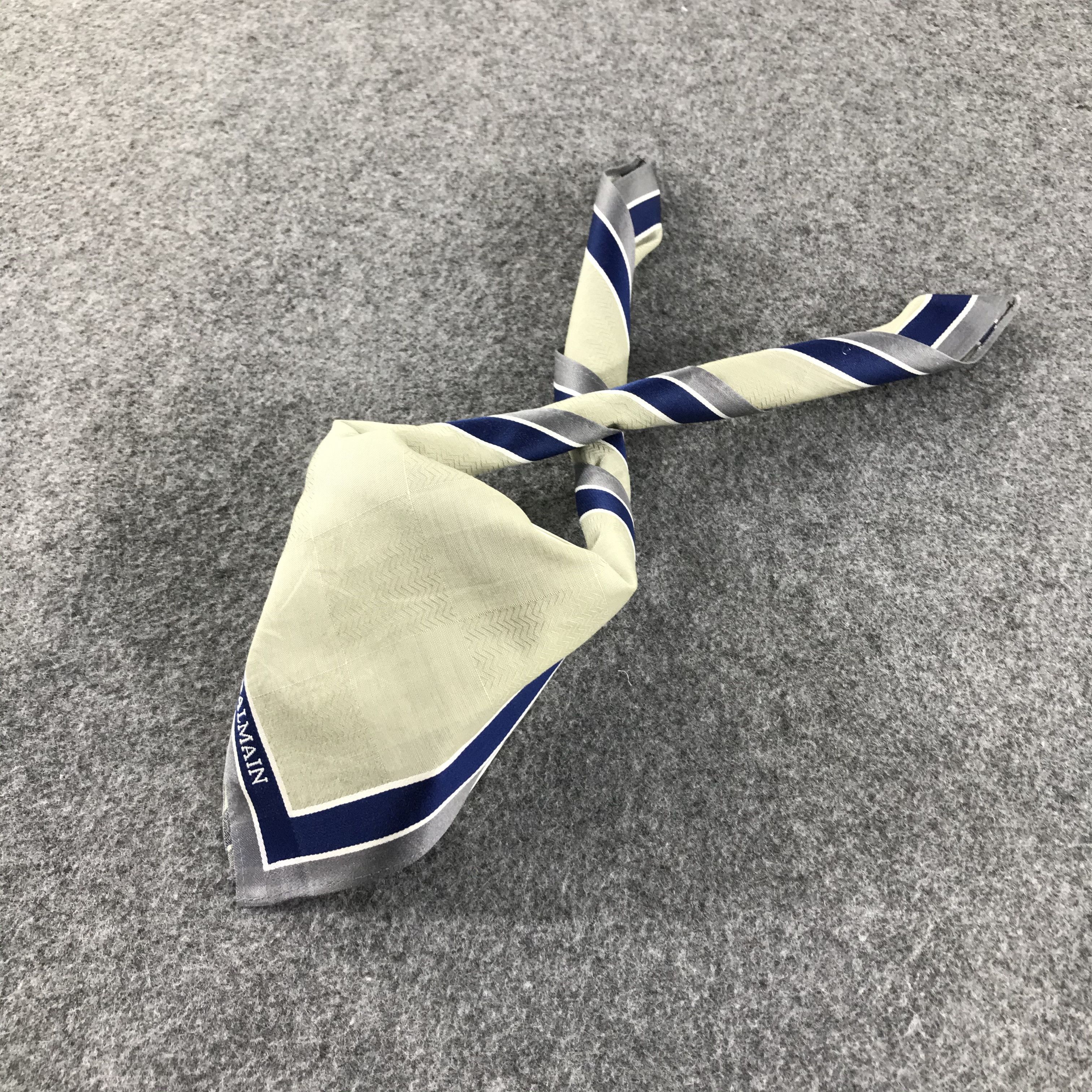 Pierre Balmain Pierre Balmain Handkerchief Neckerchief Bandana H486 Size ONE SIZE - 2 Thumbnail