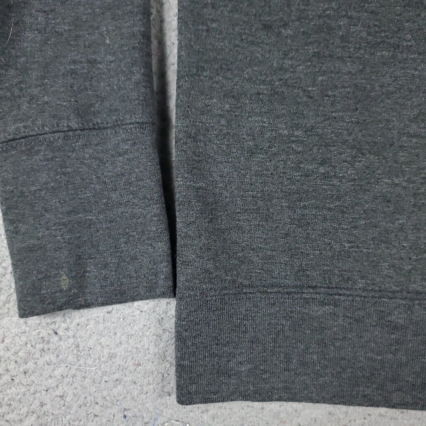 Champion Champion Gray Pullover Sweatshirt Mens Small Casual Long Sleeve Crew Neck Size US S / EU 44-46 / 1 - 4 Thumbnail