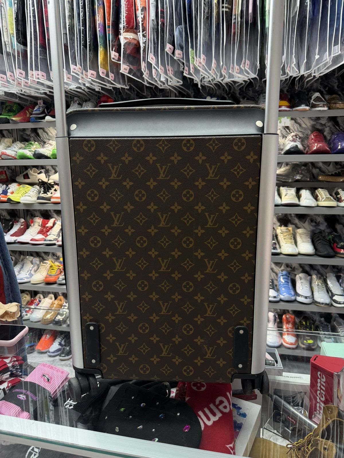 Louis Vuitton Louis Vuitton Horizon 55 Rolling Suit Case Size ONE SIZE - 4 Thumbnail