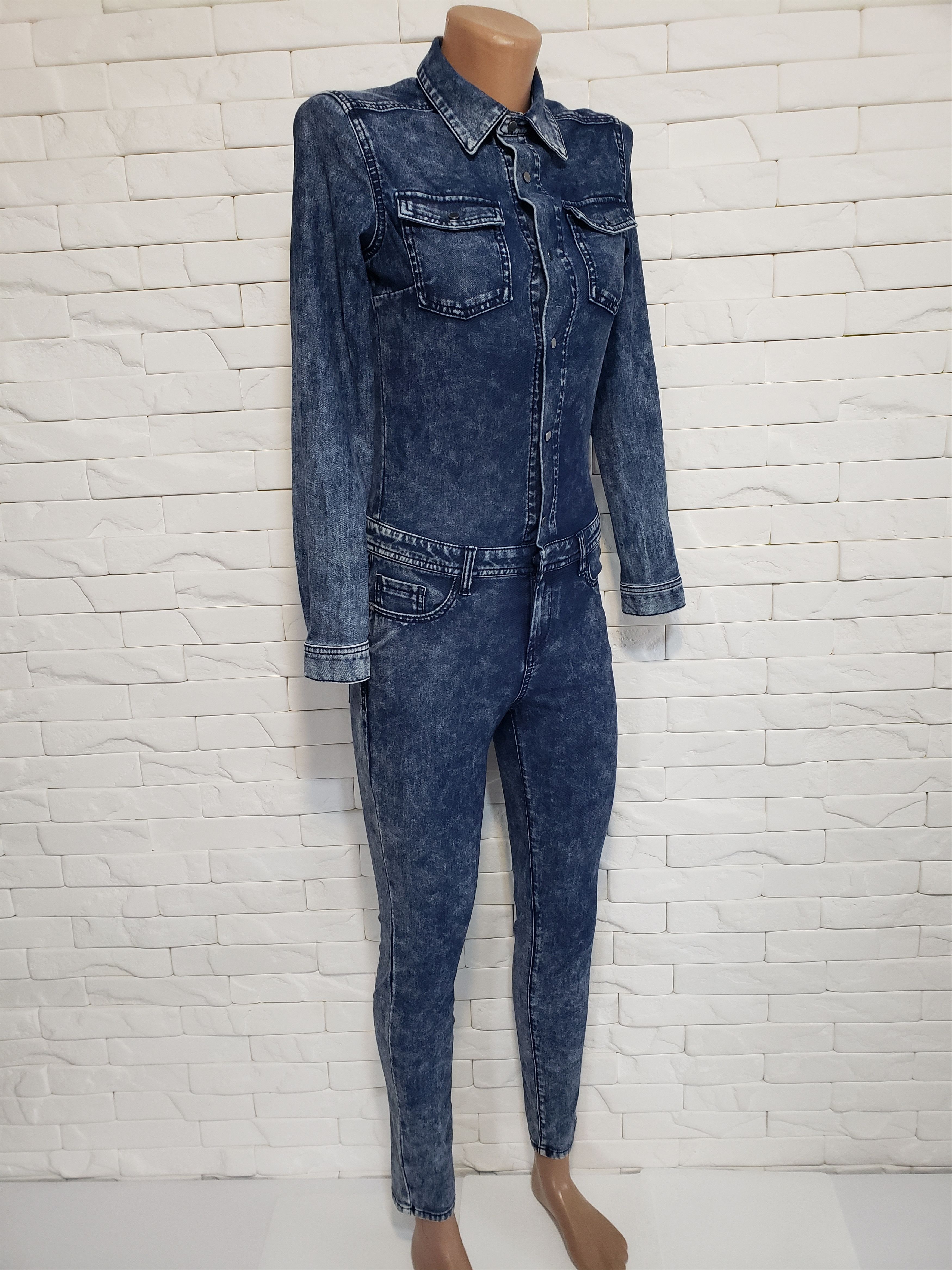 Denim & Co. Women's blue jumpsuit made of wonderful denim. Size 33" - 3 Thumbnail