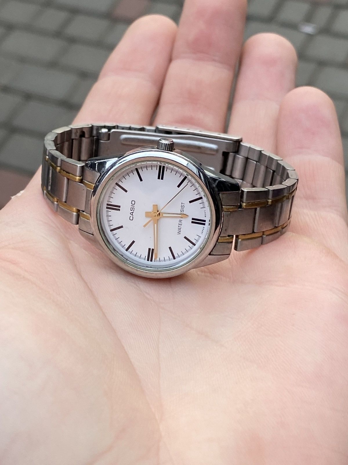 Casio ✨ CASIO LTP-V005 Y2K Minimalist Two-Tone Quartz Ladies Watch Size ONE SIZE - 1 Thumbnail