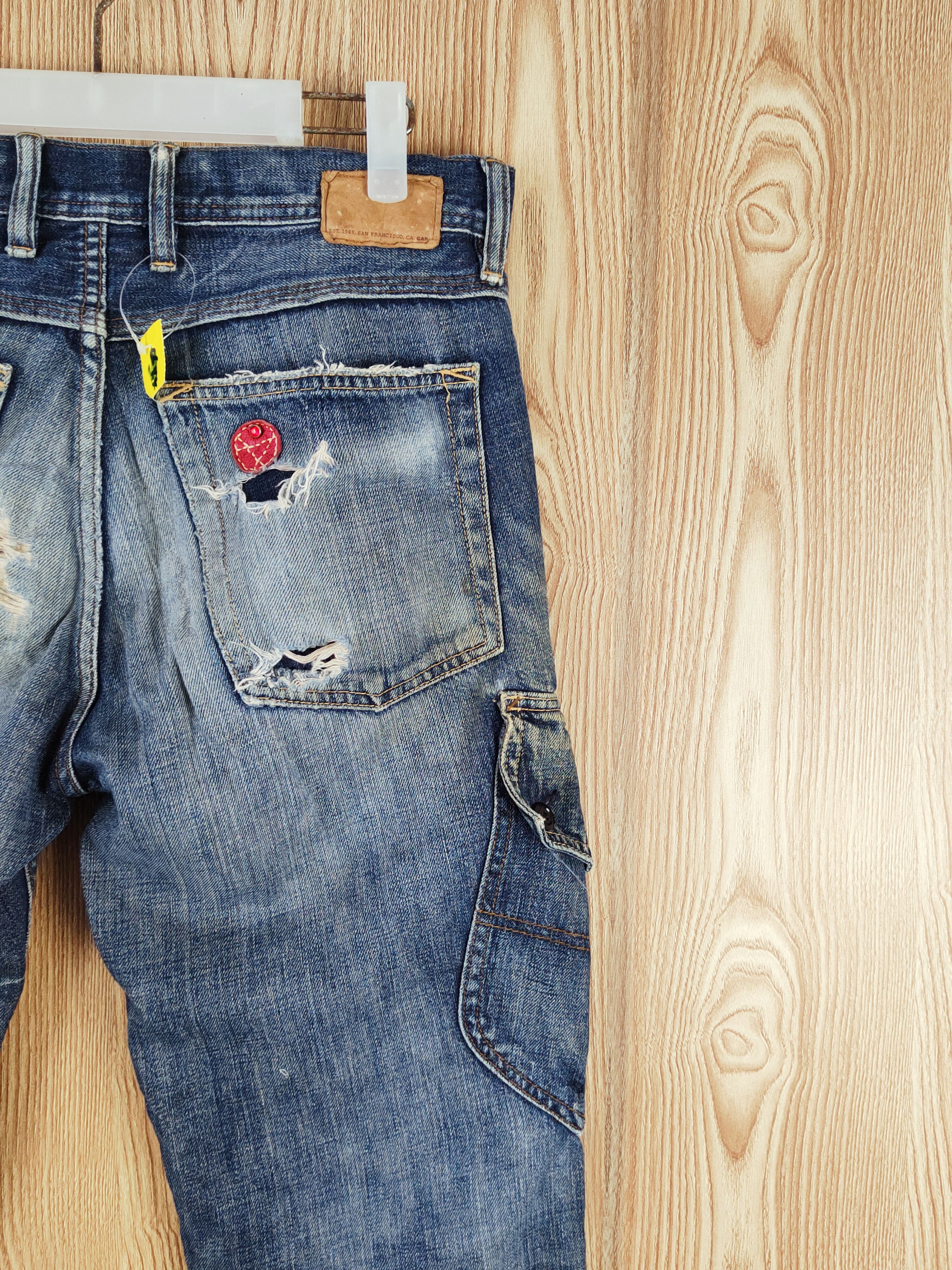 Gap DL Gap Dark Blue Faded Distressed Ripped Cargo Jeans #W023 Size US 31 - 13 Thumbnail