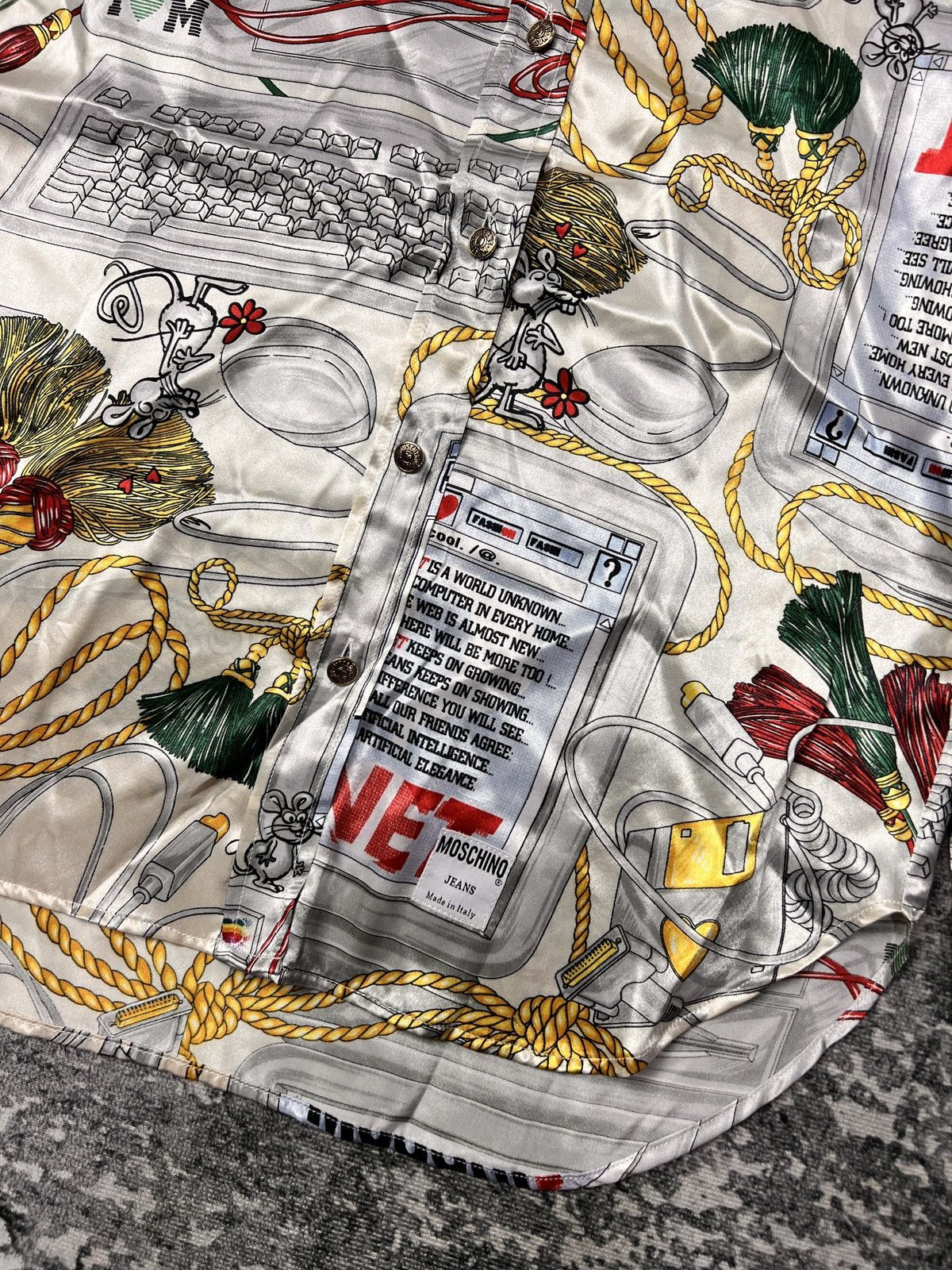 Moschino Vtg Moschino Silk Modern Baroque Apple Button Up Shirt Size US L / EU 52-54 / 3 - 5 Thumbnail