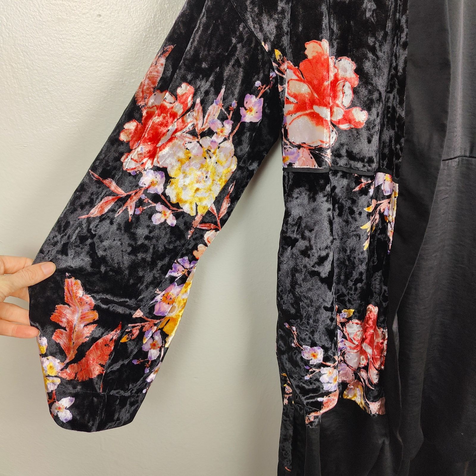 Urban Outfitters Urban Outfitters Out From Under Crushed Velvet Kimono M L Size L / US 10 / IT 46 - 3 Thumbnail