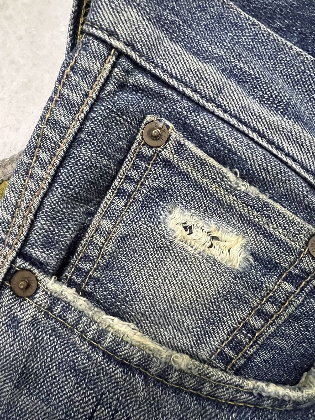 Edwin × Japanese Brand VINTAGE EDWIN HALF SELVEDGE DISTRESSED JEANS Size US 34 / EU 50 - 7 Thumbnail