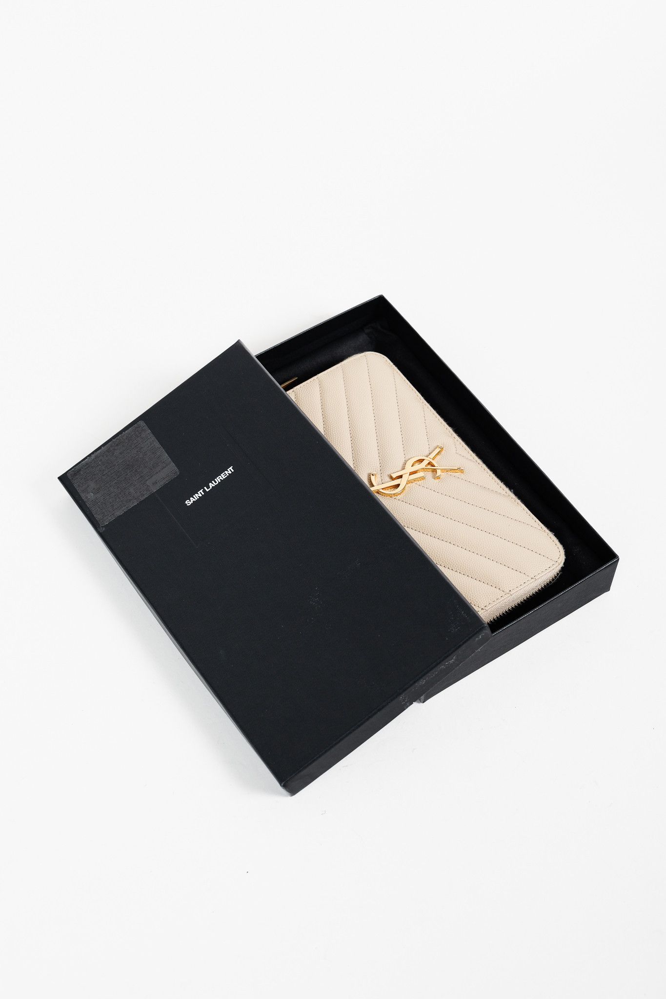 Saint Laurent Paris Saint Laurent Grain de Poudre Mattelasse Chevron YSL Wallet Size ONE SIZE - 11 Thumbnail