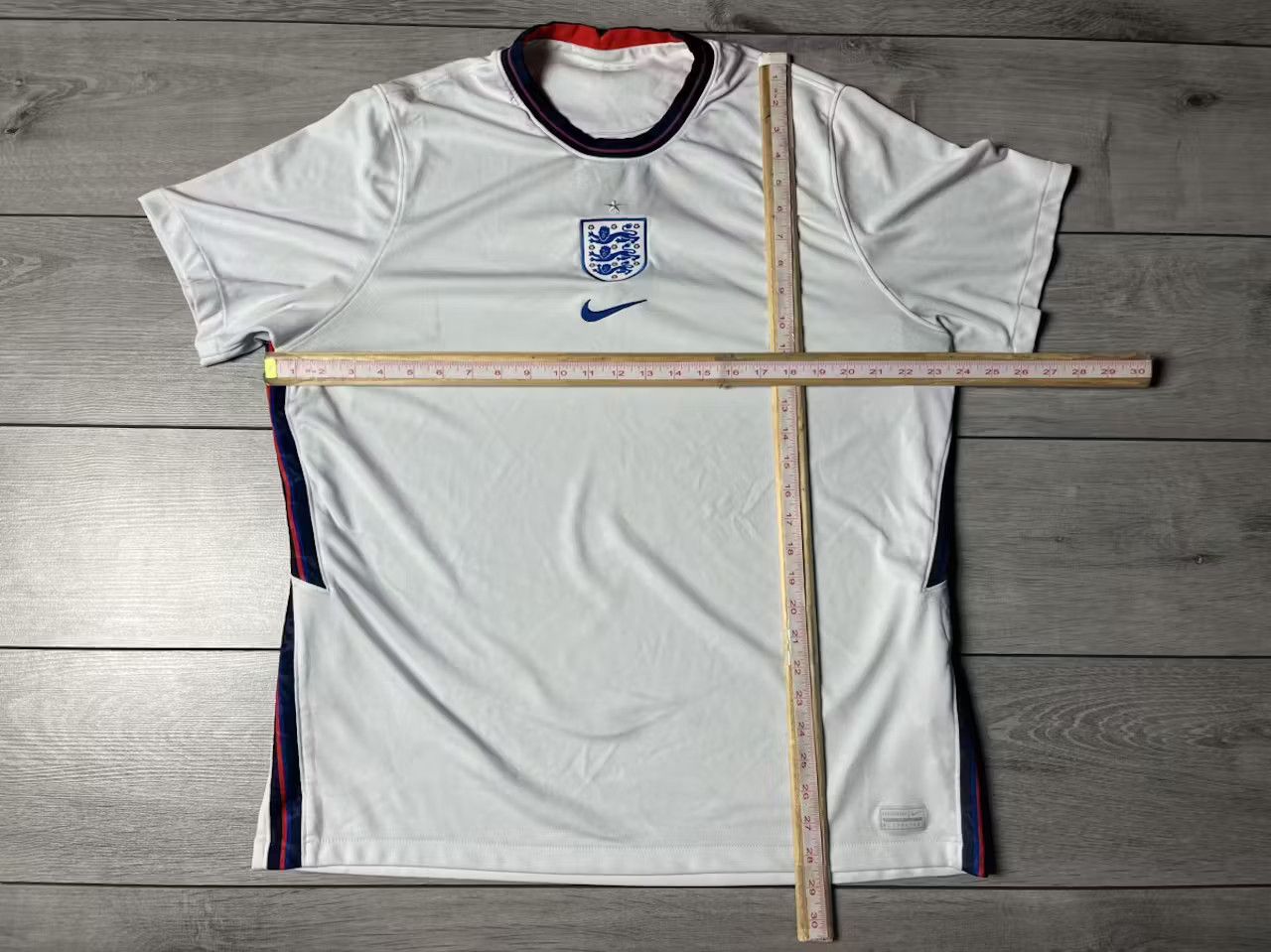 Nike Nike England jersey center logo size XXLarge Size US XXL / EU 58 / 5 - 7 Thumbnail