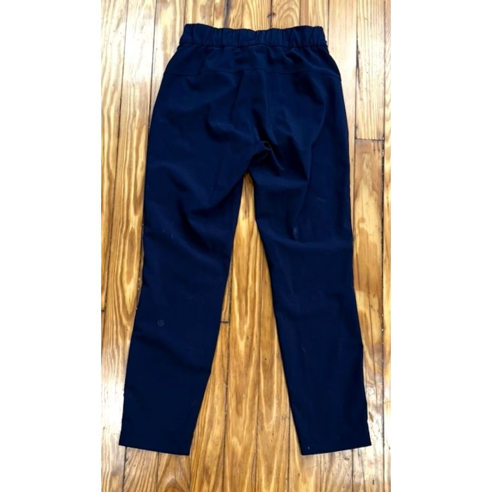 Lululemon Lululemon On The Fly Jogger 28” Woven Pants Women 28 Inseam Night Blue Slim Tapered Regular Size 2 Size 28" / US 6 / IT 42 - 2 Thumbnail