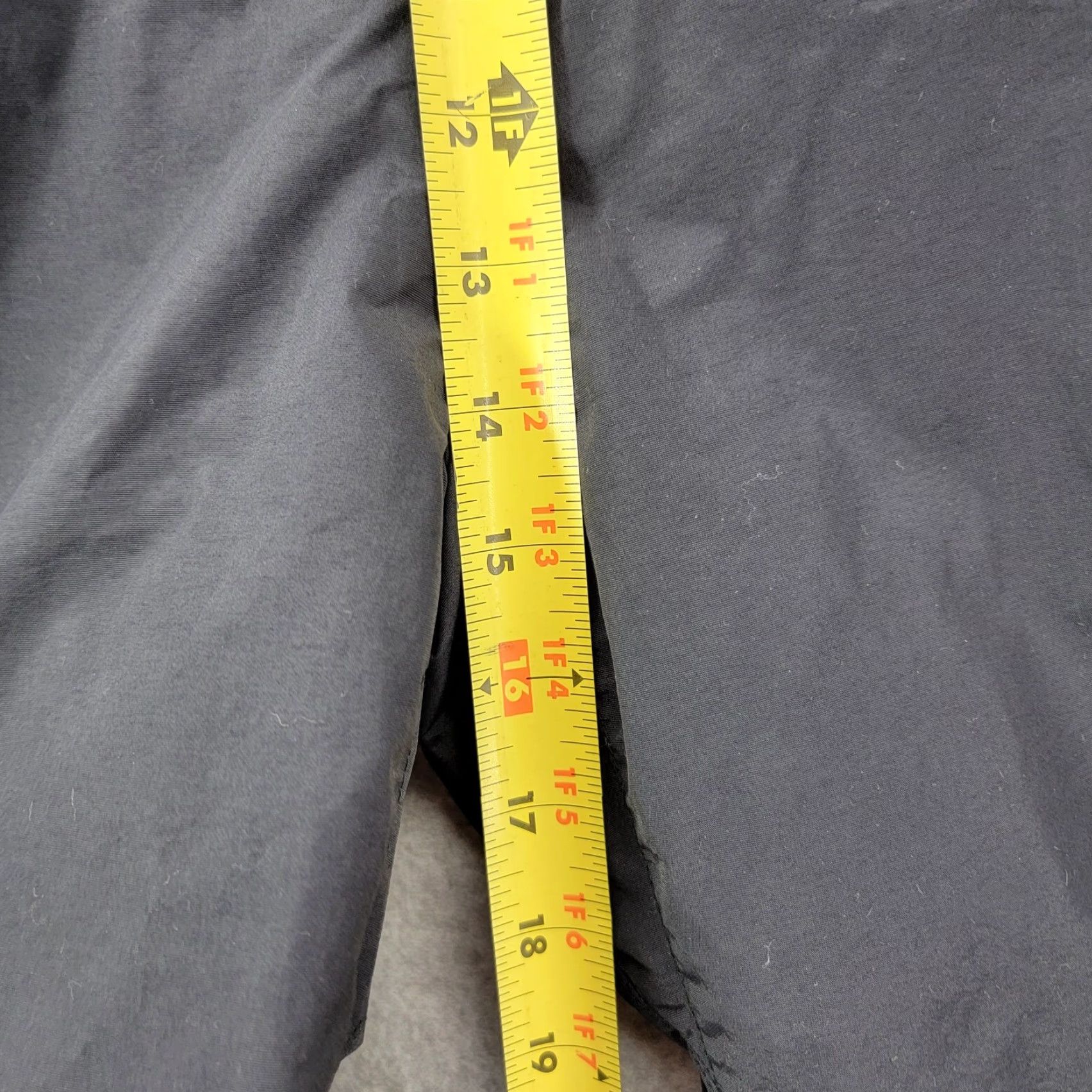 Obermeyer Obermeyer Snow pants Women's 14 Black 40 x 30 Snow Pants Ski Gear Size 36" / US 14 / IT 50 - 7 Thumbnail
