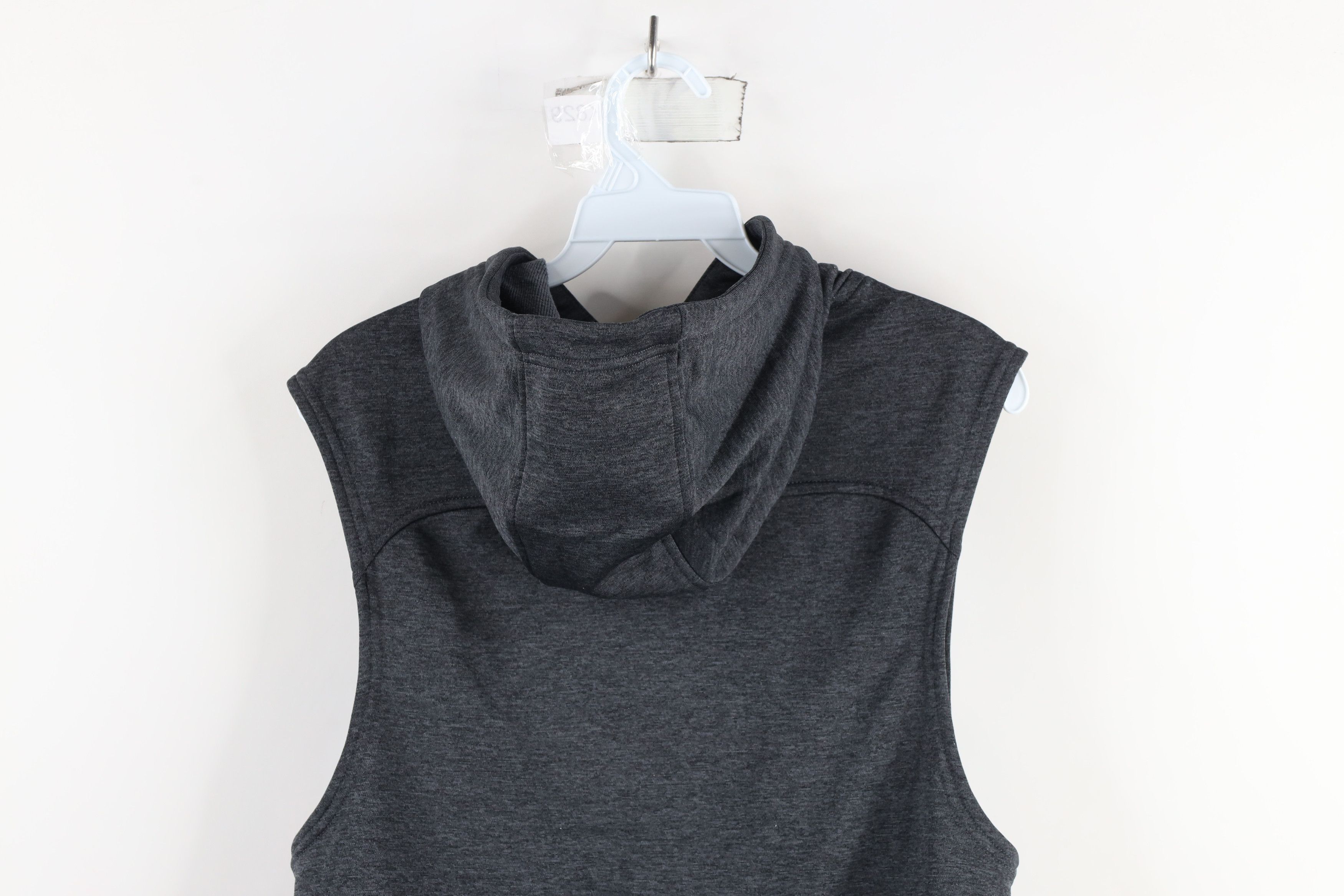 Under Armour × Vintage Under Armour Pistons Basketball Sleeveless Hoodie Sweatshirt Size US S / EU 44-46 / 1 - 10 Thumbnail