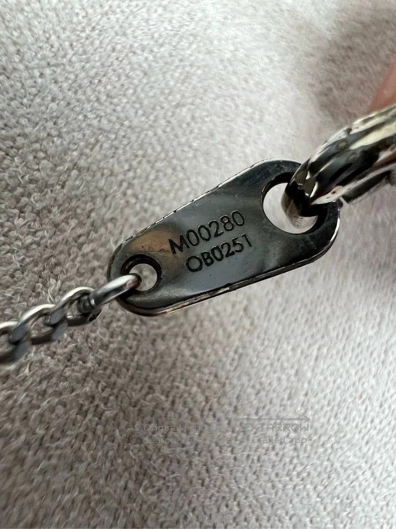 Louis Vuitton louis vuitton ocean series necklace. Size ONE SIZE - 2 Thumbnail