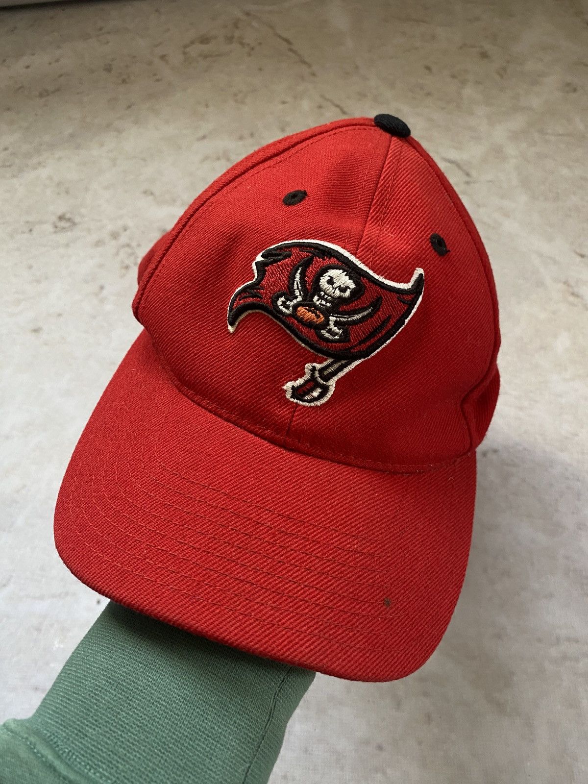 NFL Vintage NFL BUCCANEERS Reebok Cap Hat Size ONE SIZE - 1 Thumbnail
