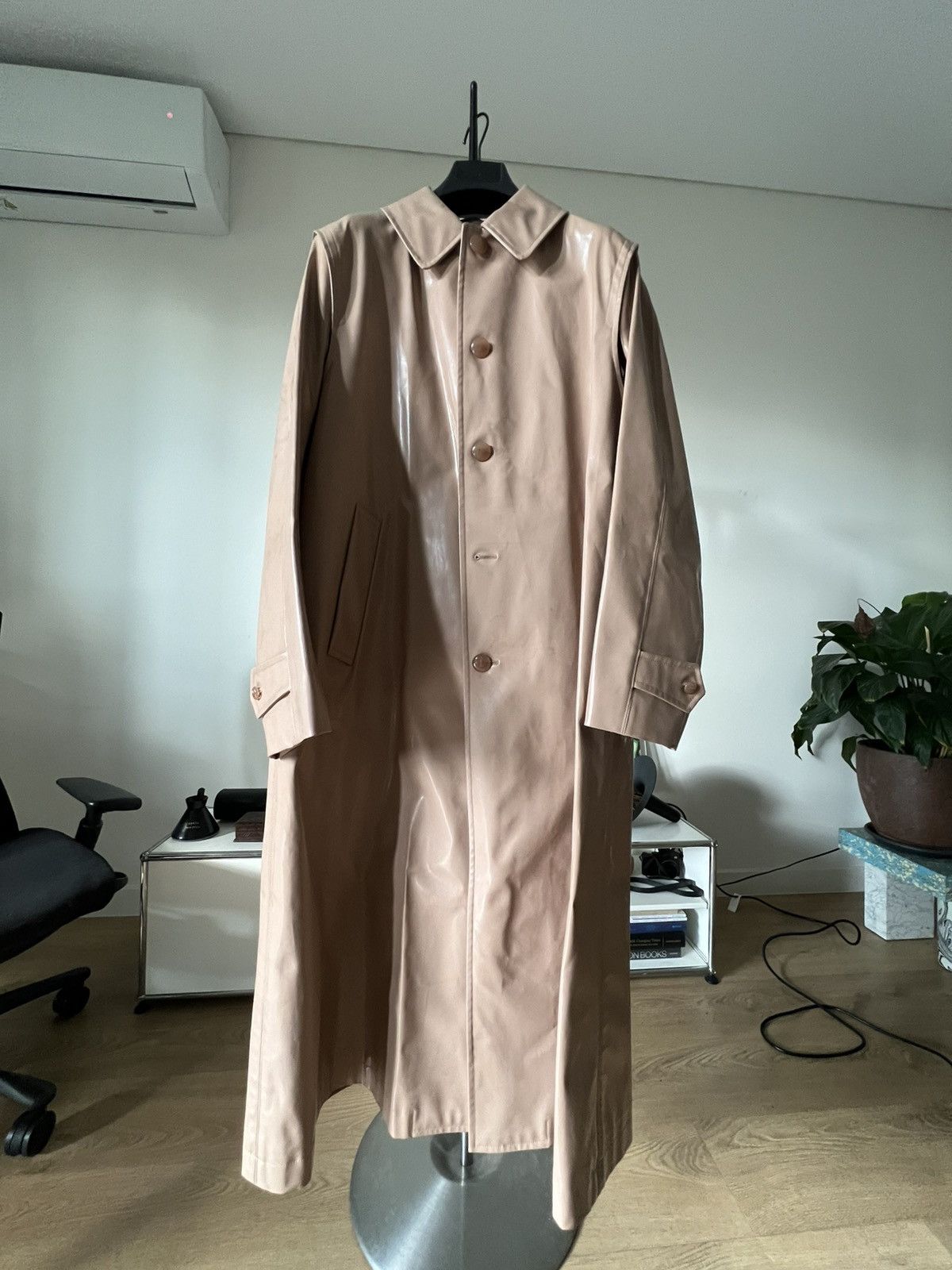 Gucci Gucci 2018 ready to wear Fall Vinyl Coat Size US L / EU 52-54 / 3 - 2 Thumbnail