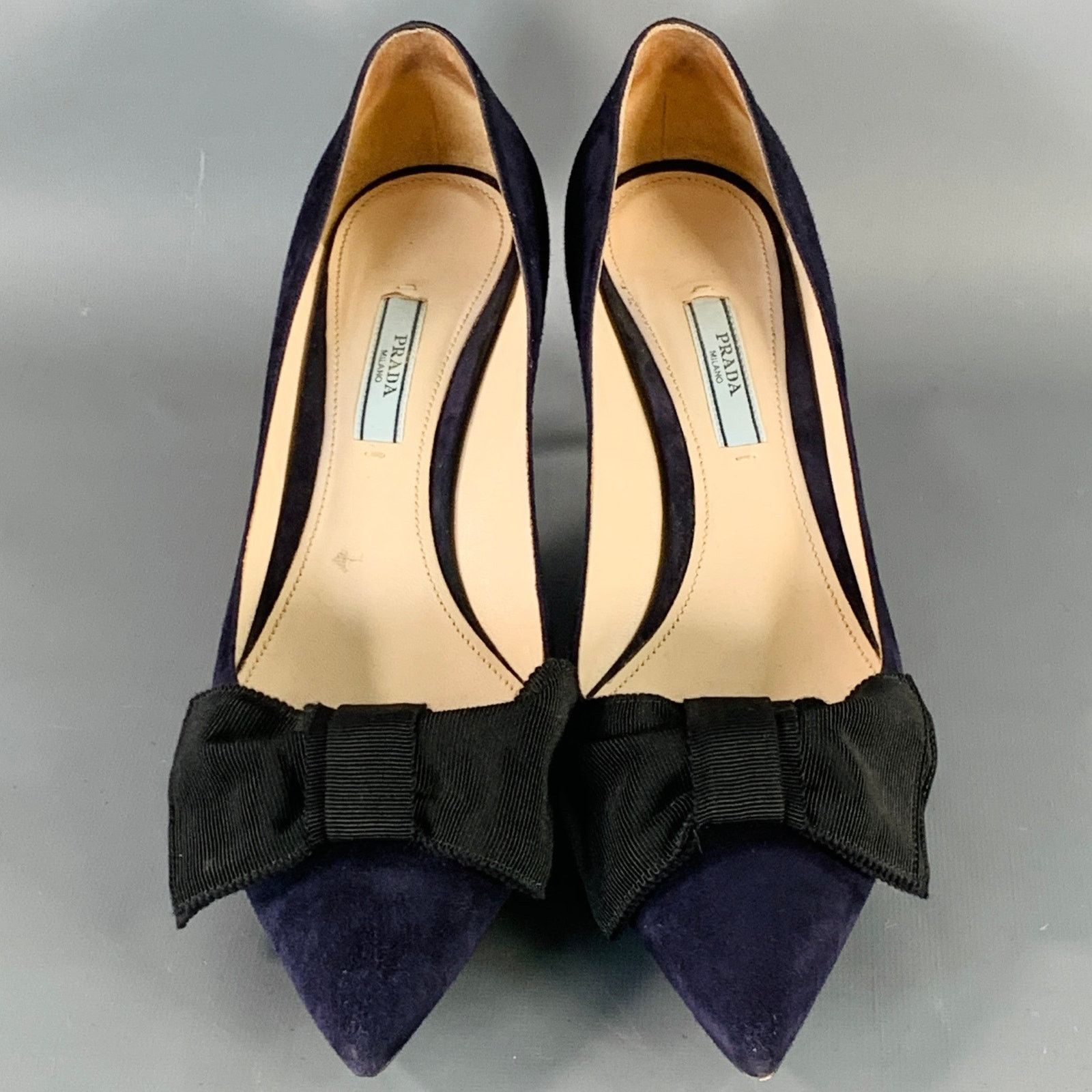 Prada PRADA Size 11 Navy Suede Bow Pointed Toe Kitten Heel Pumps Size US 11 / IT 41 - 4 Thumbnail