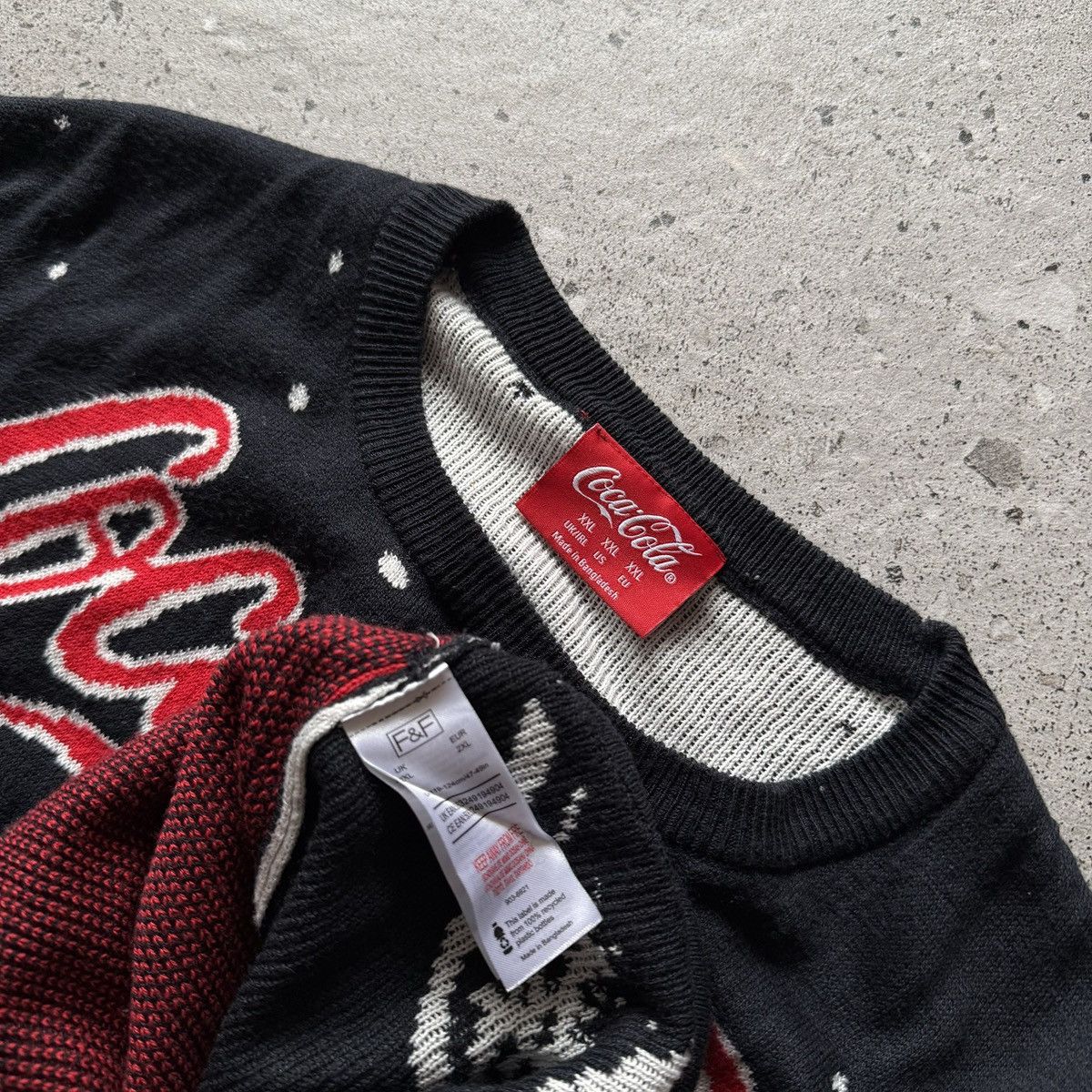 Coca Cola Coca-Cola F&F Mens Black Christmas Truck Knit Sweater Size US XXL / EU 58 / 5 - 5 Thumbnail