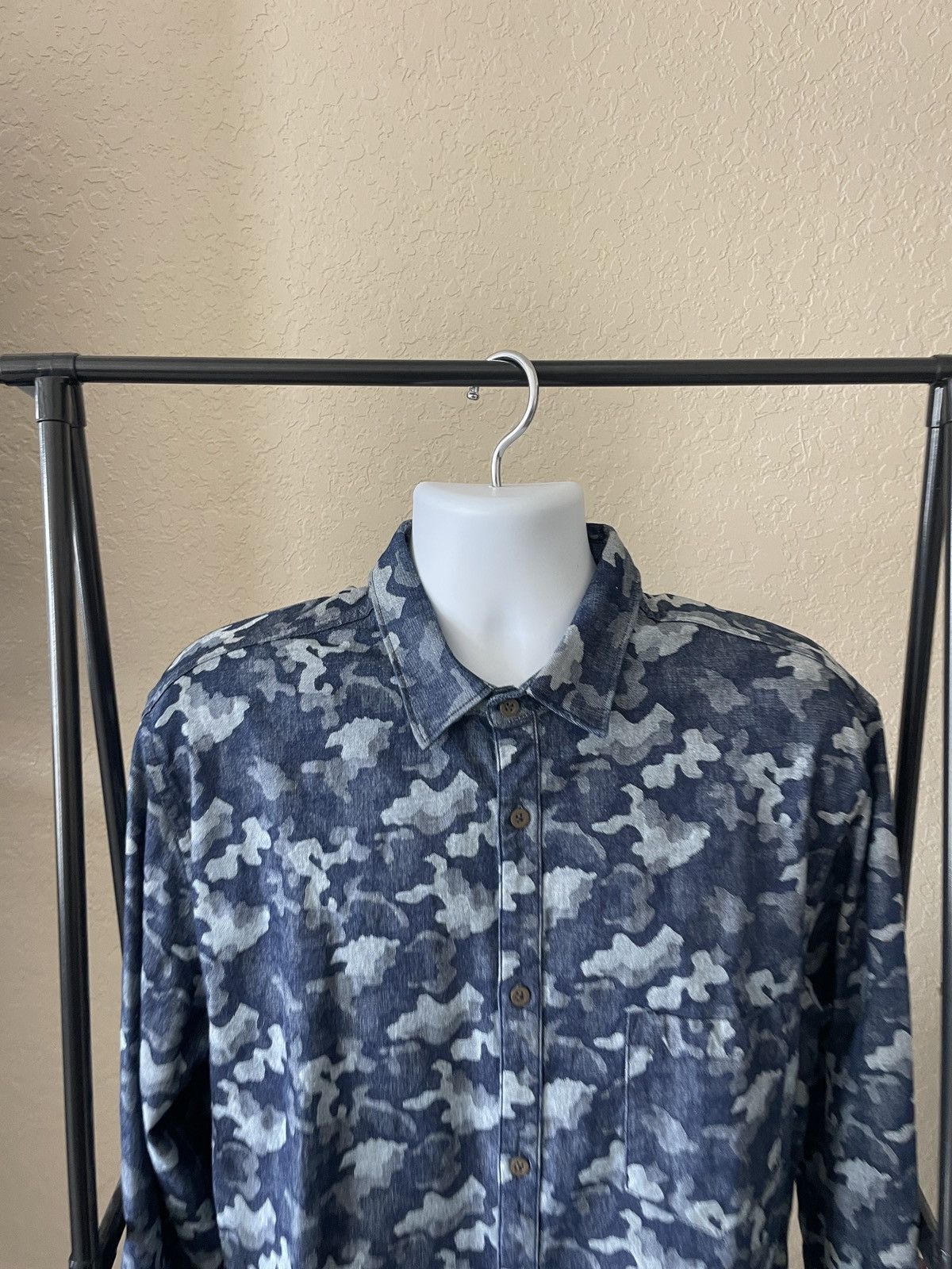 Zanerobe Denim Camo Exaggerated length button front shirt Size US XL / EU 56 / 4 - 2 Thumbnail