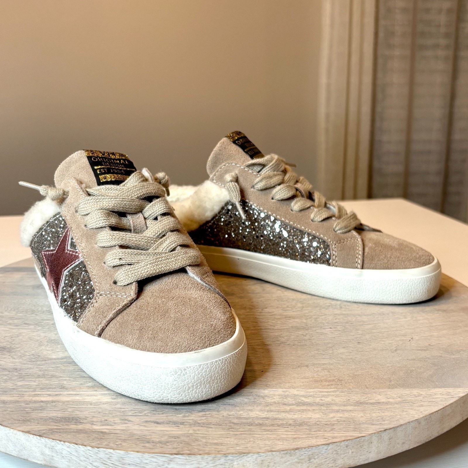 Vintage Havana NWOT Vintage Havana Winter Glitter Star Sneakers US Size 8.5 Size US 8.5 / IT 38.5 - 1 Thumbnail