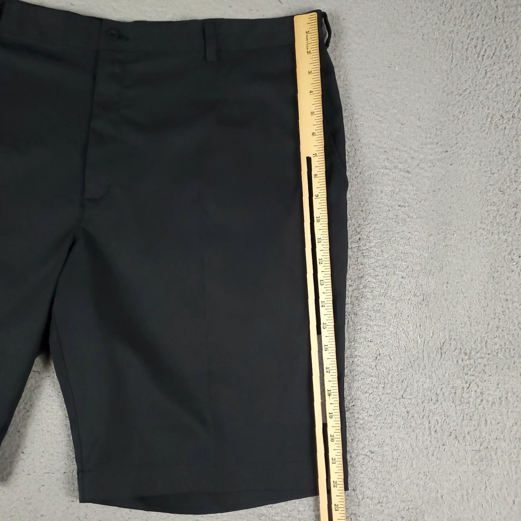 Nike VINTAGE Nike Men’s Shorts Size 42 Black Casual Chino Flat Front Golf Microfiber Size US 42 / EU 58 - 5 Thumbnail